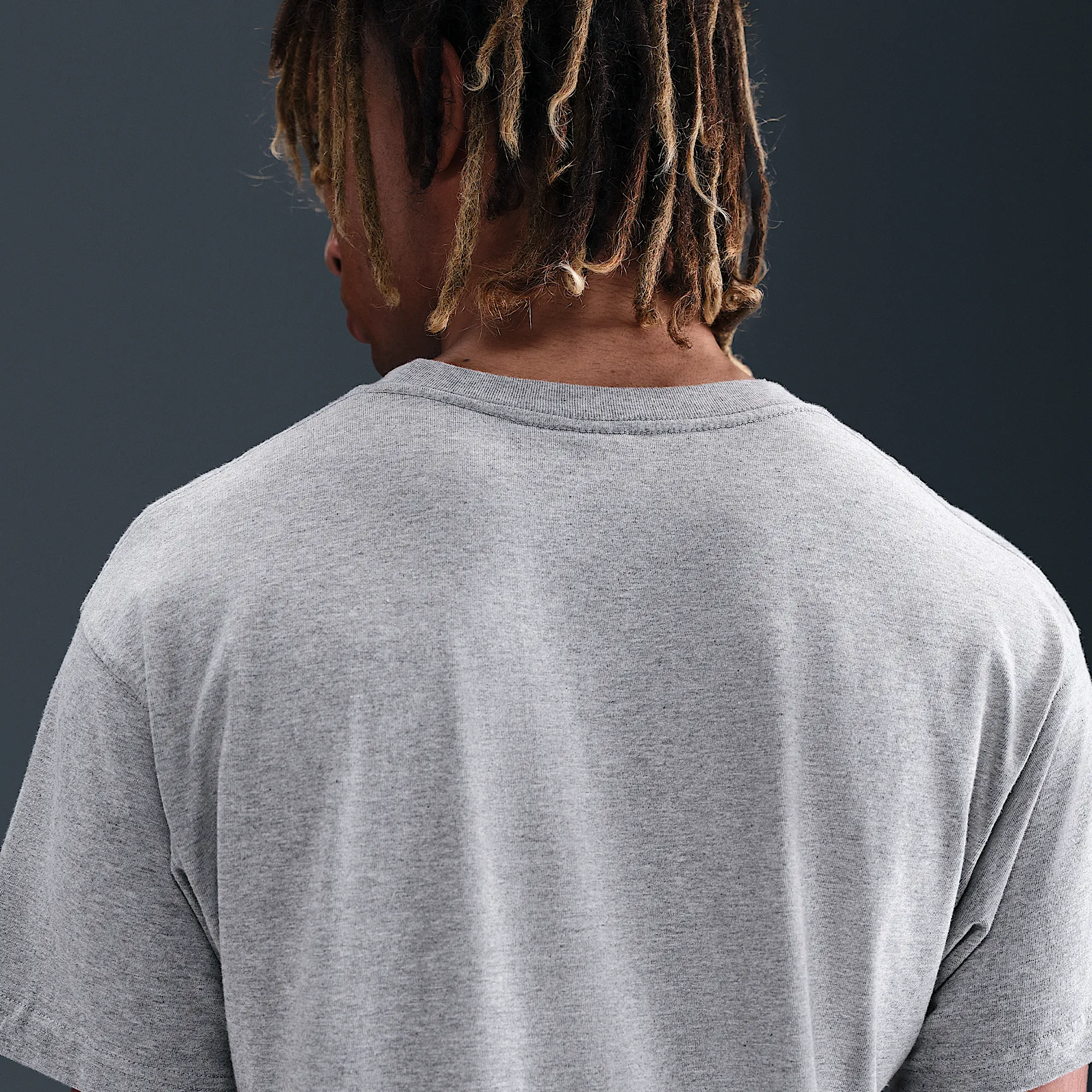 AFACB7_Nike-T-Shirt_DARK-GREY-HEATHER_IQ2766-063_img1