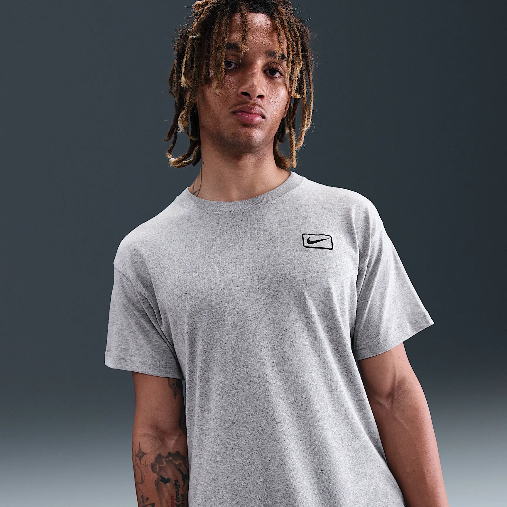 AFACB7_Nike-T-Shirt_DARK-GREY-HEATHER_IQ2766-063_img0