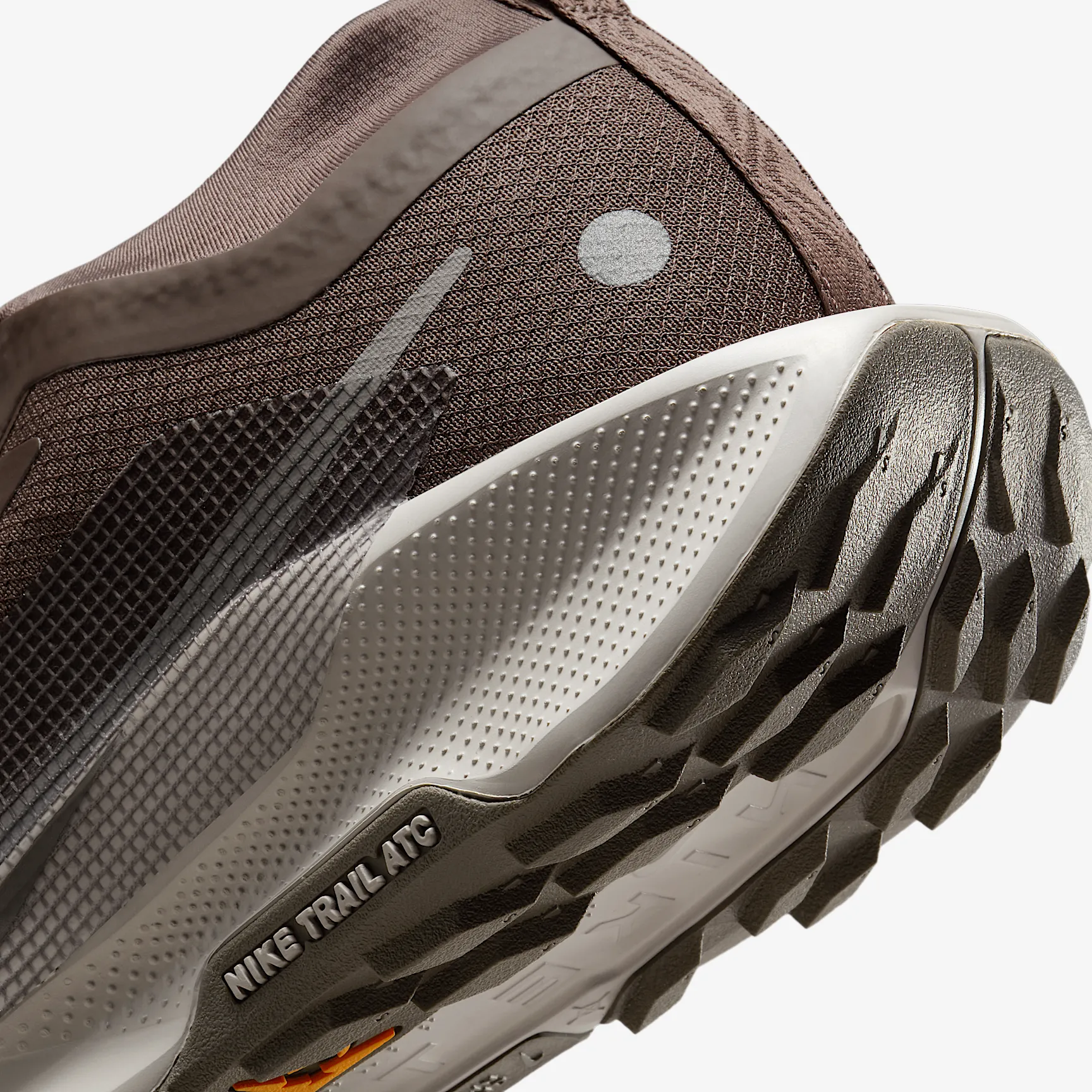 3A2B26_Nike-Pegasus-Trail-5-Gore-tex-WMNS_IRONSTONE-VELVET-BROWN_FQ0912-012_img7