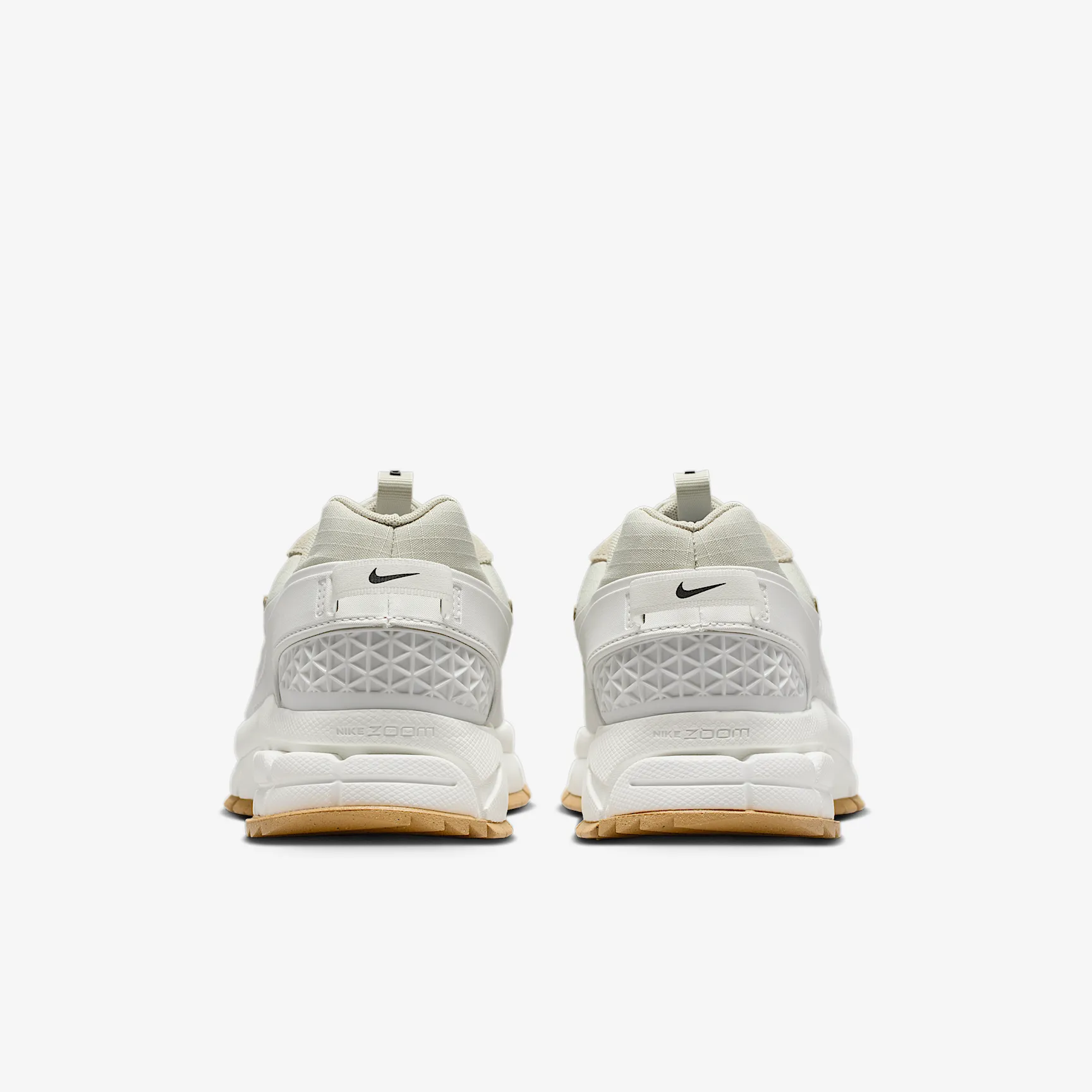 BCBDAC_Nike-Zoom-Vomero-Roam-WMNS_SAIL_HQ2181-100_img5