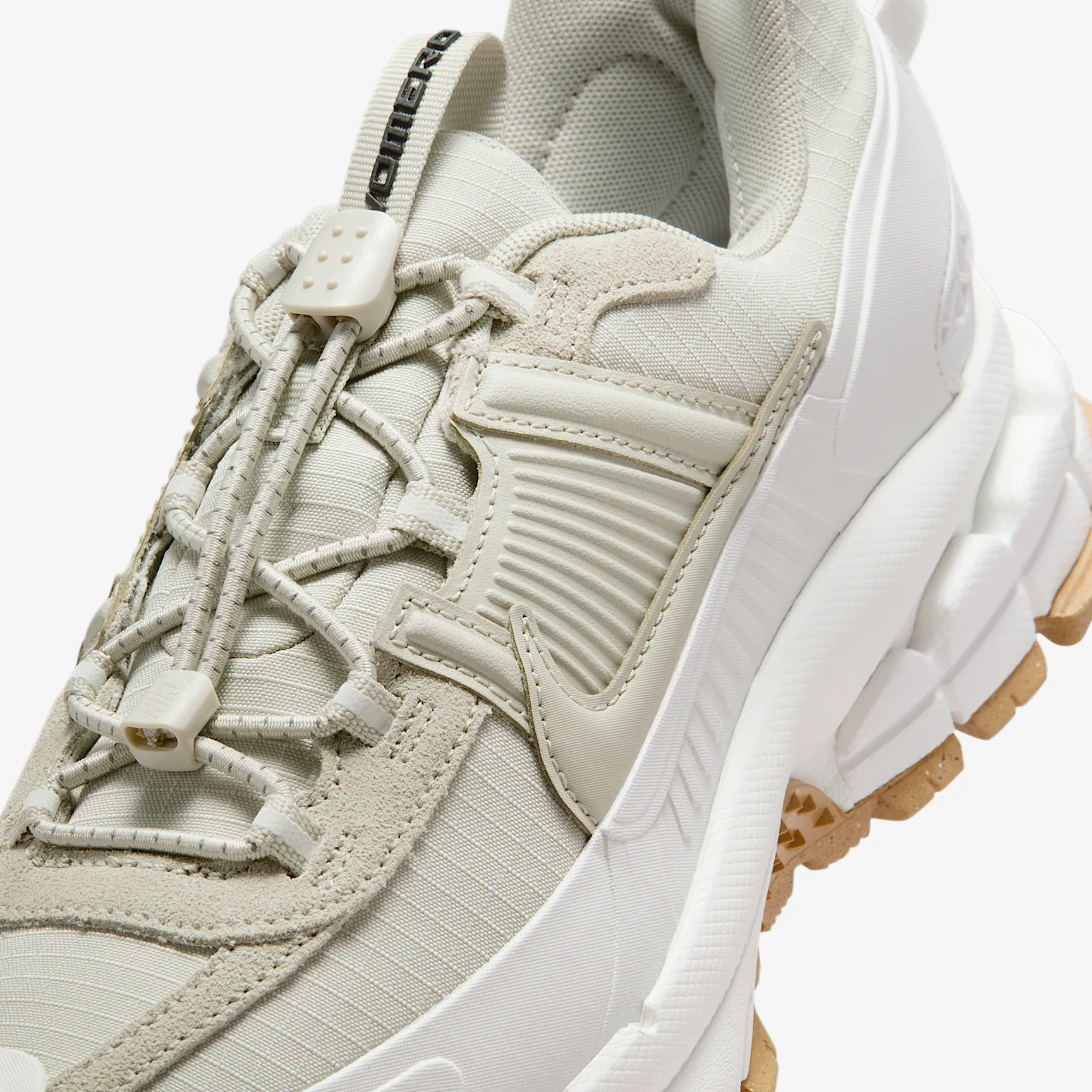 BCBDAC_Nike-Zoom-Vomero-Roam-WMNS_SAIL_HQ2181-100_img6