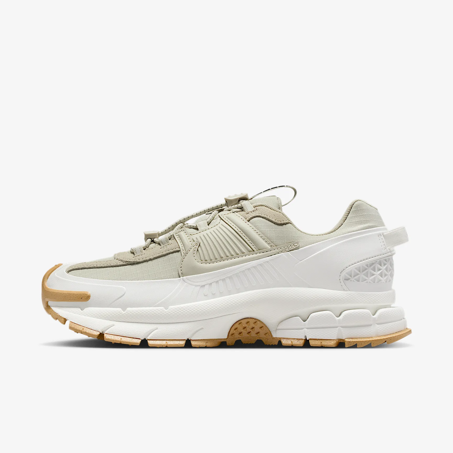BCBDAC_Nike-Zoom-Vomero-Roam-WMNS_SAIL_HQ2181-100_img0