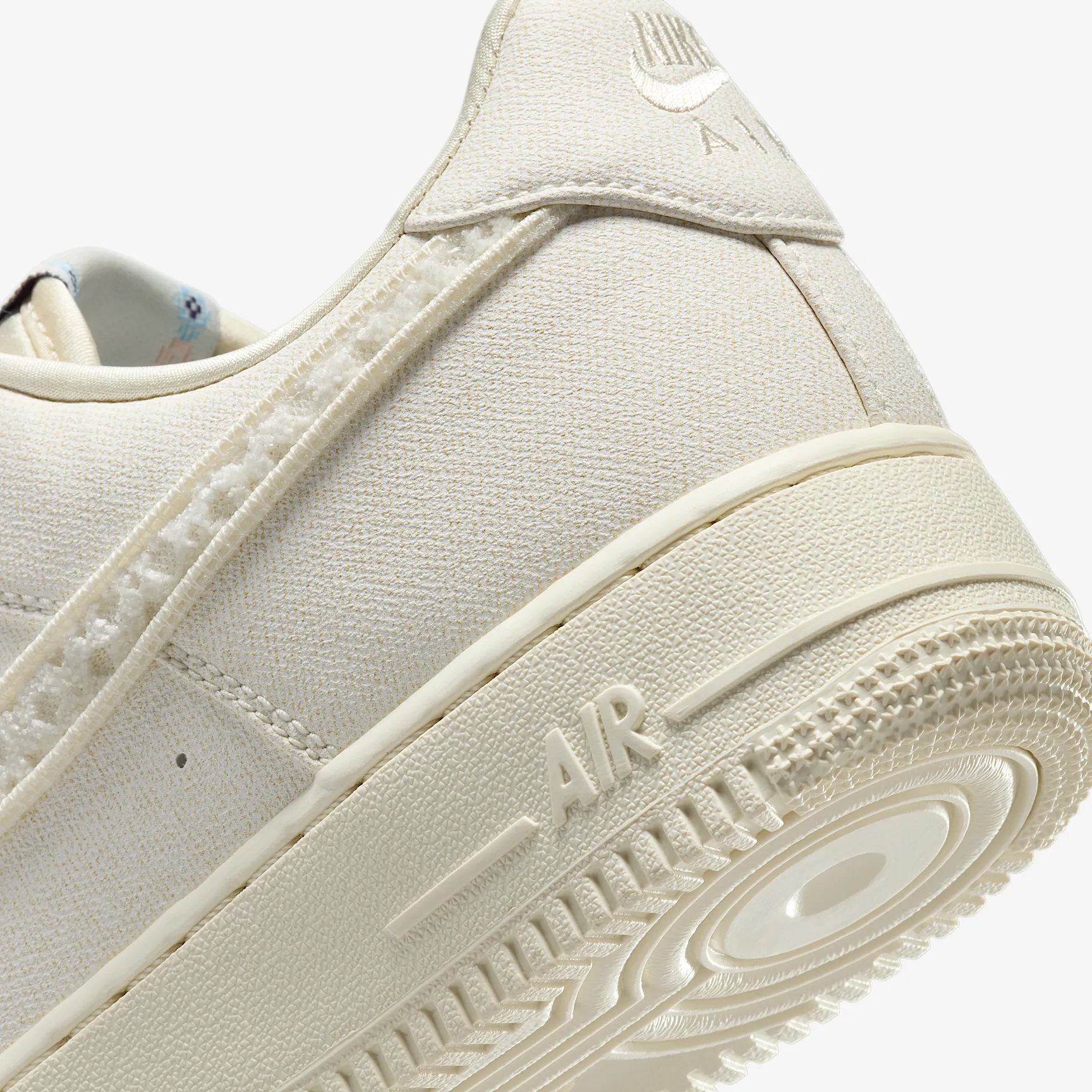 CDC4B4_Nike-Air-Force-1-Low-'07-LX_AZTEC_IH7351-010_img7