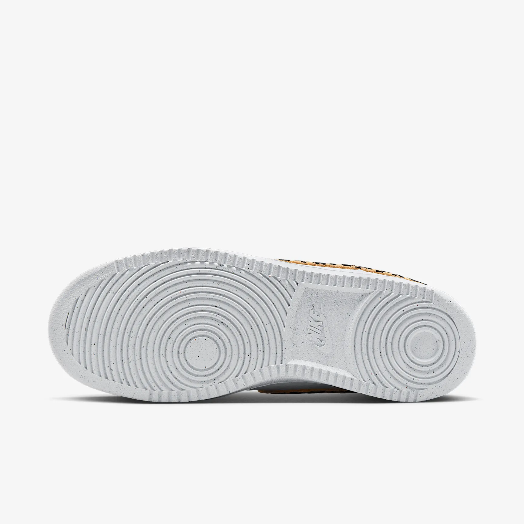 B8996D_Nike-Court-Vision-Low-SE-WMNS_LEOPARD_IM7646-100_img1