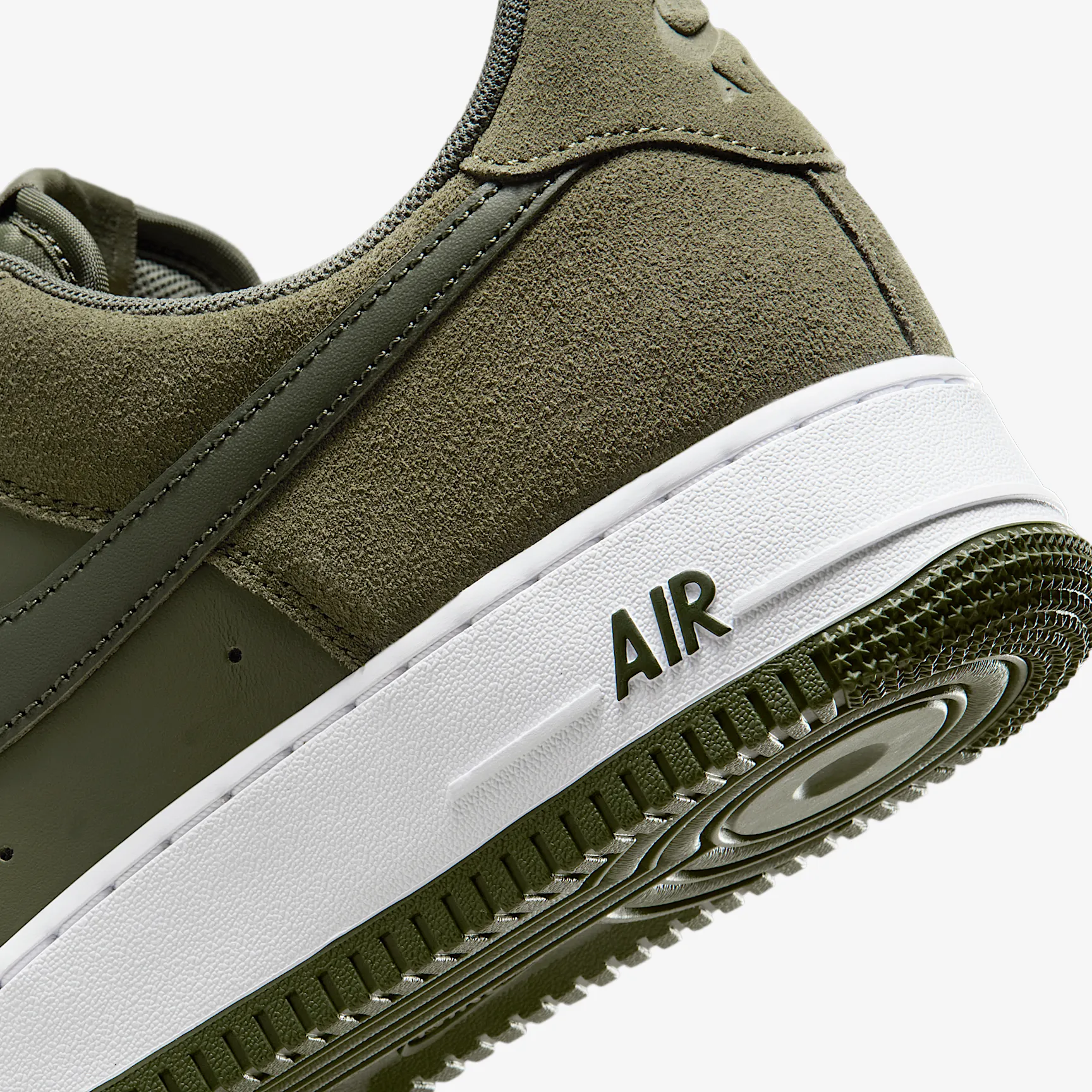 6B6549_Nike-Air-Force-1-Low-'07-LV8_MEDIUM-OLIVE_IB6388-200_img7