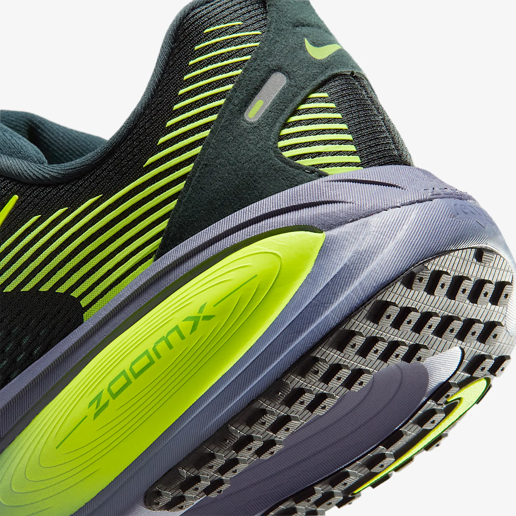 D2EA5E_Nike-Vomero-18_SEAWEED_HM6803-301_img7