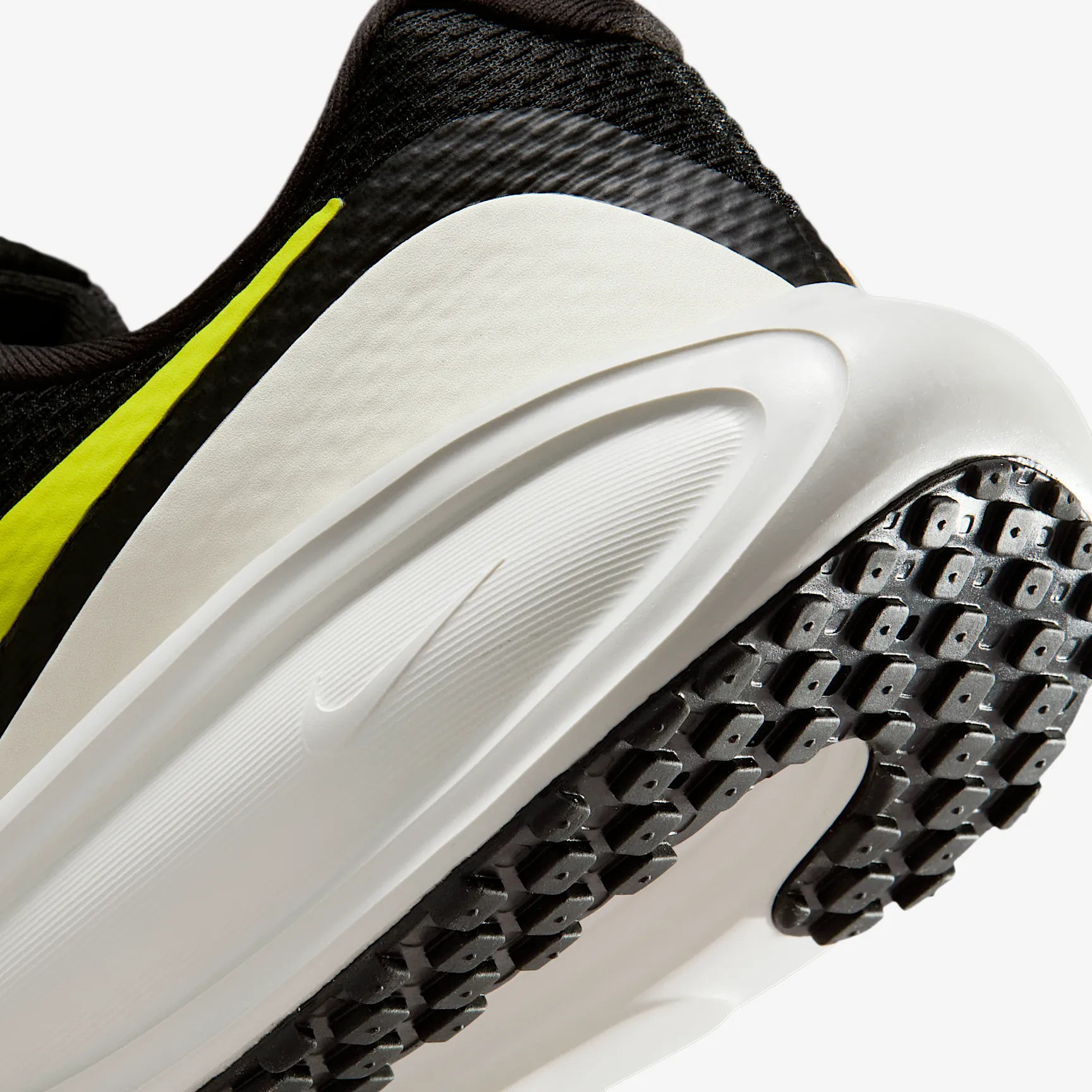 A5AB03_Nike-Revolution-8-WMNS_BLACK-CYBER_HJ8485-004_img7