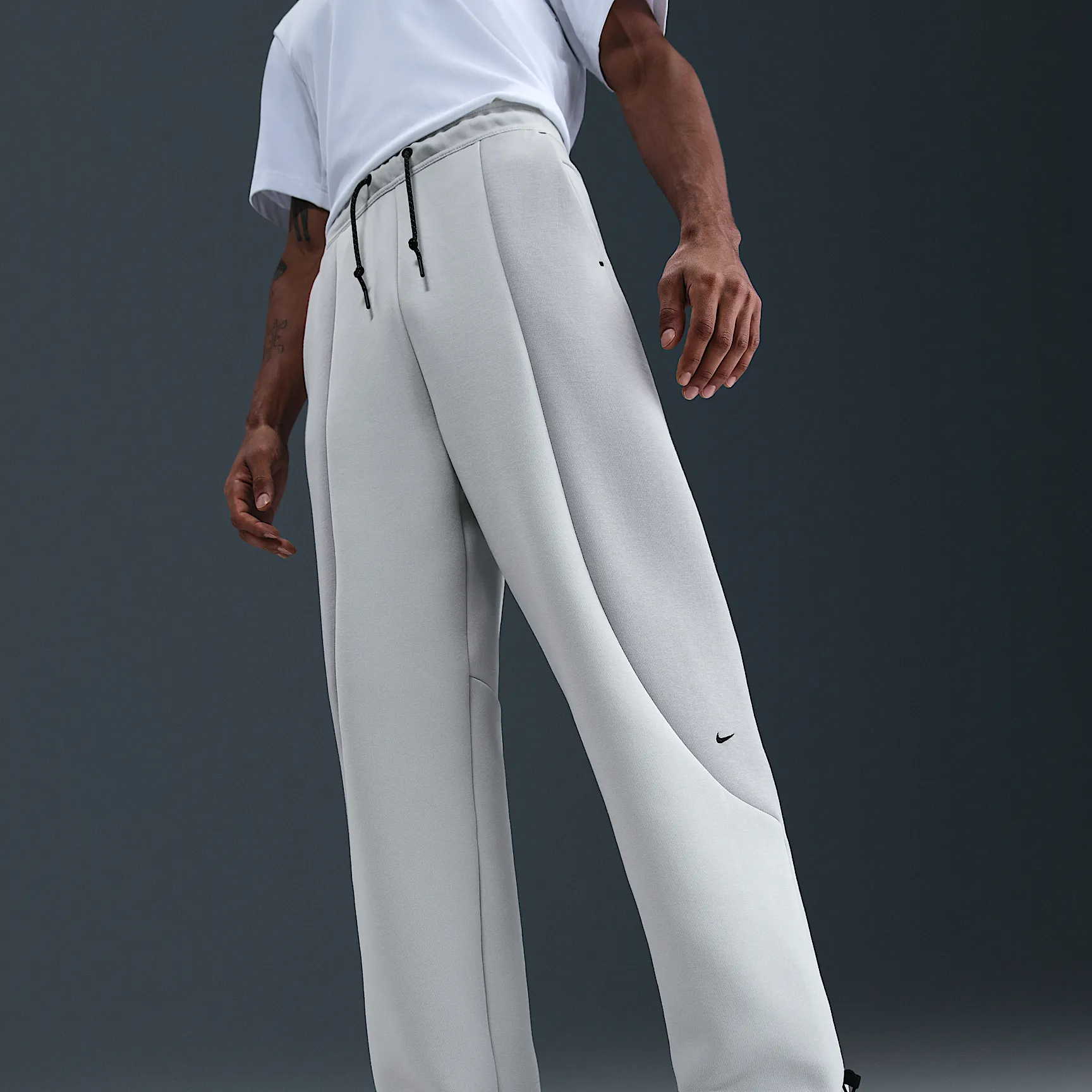 BFC2C8_Nike-Tech-Colour-Block-Open-Hem-Fleece-Trousers_LIGHT-SILVER_IF1323-034_img0