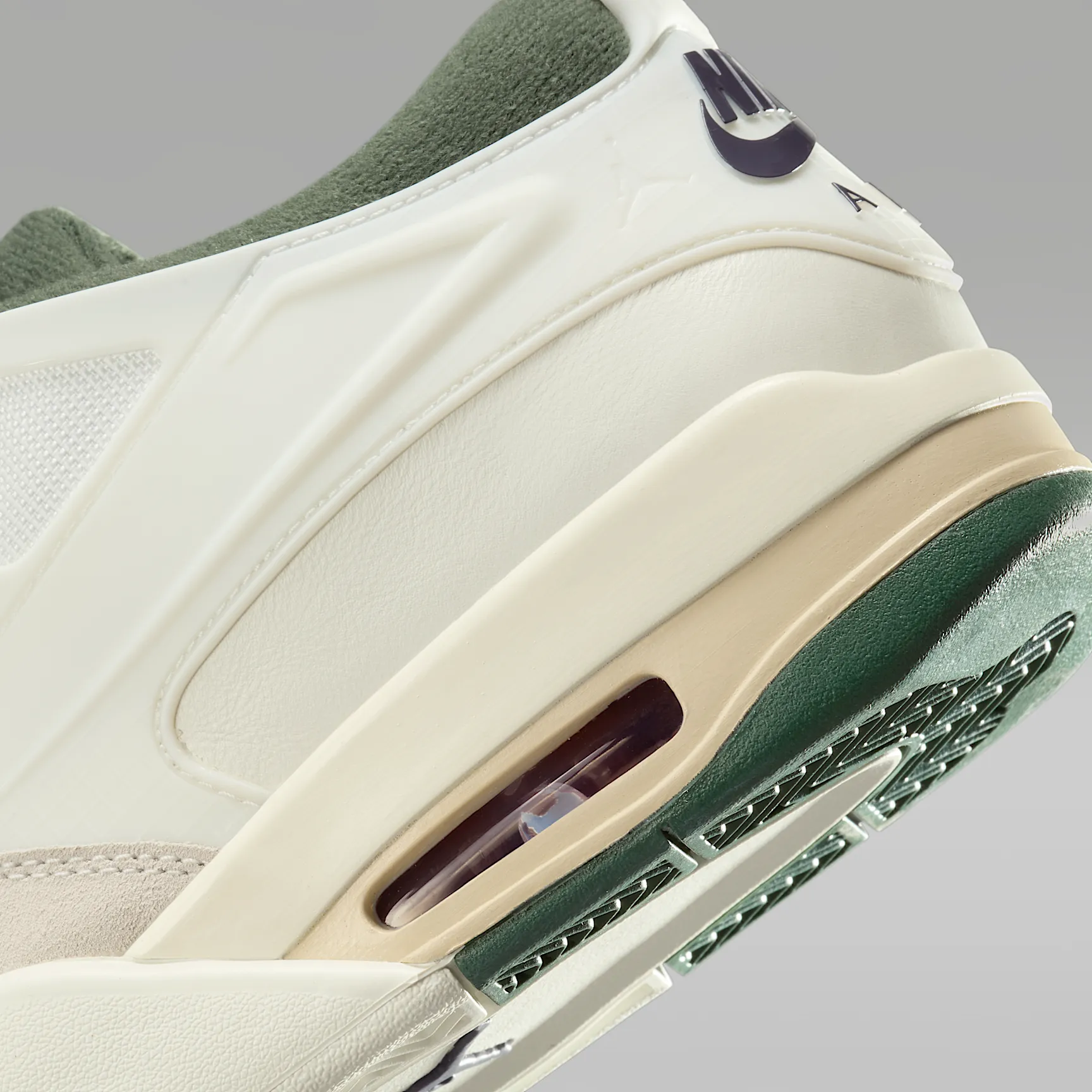 C5BFB4_Air-Jordan-4-RM_LIGHT-CREAM_FQ7939-105_img7