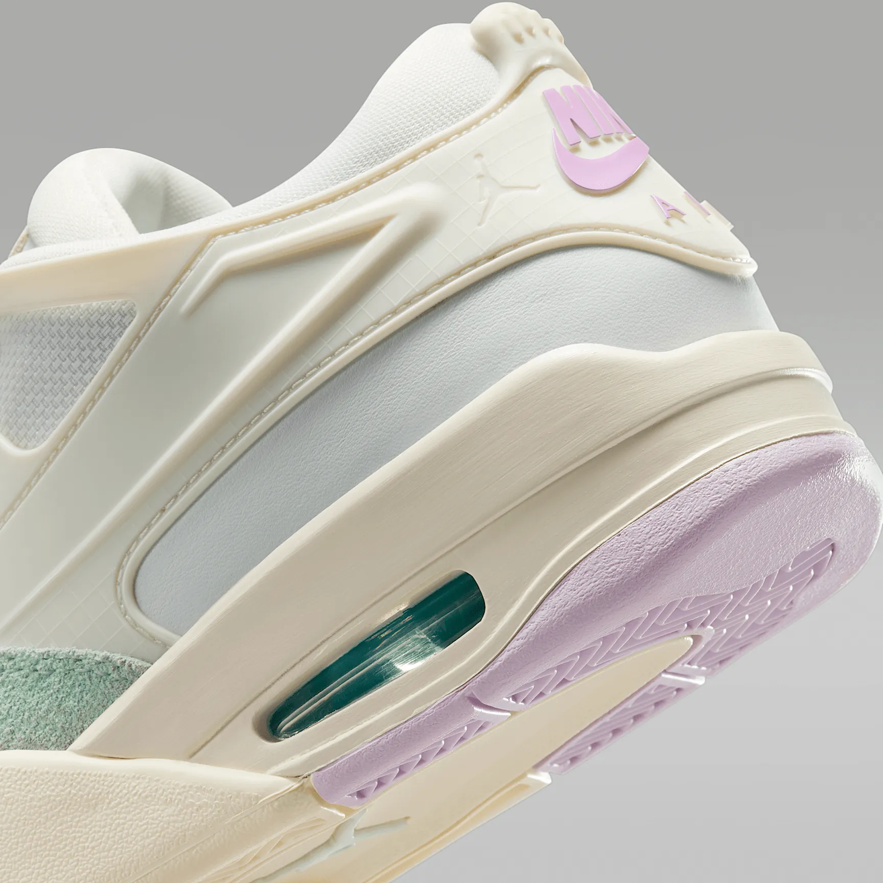 BDCBBE_Air-Jordan-4-RM-WMNS_EASTER_IB7408-133_img7