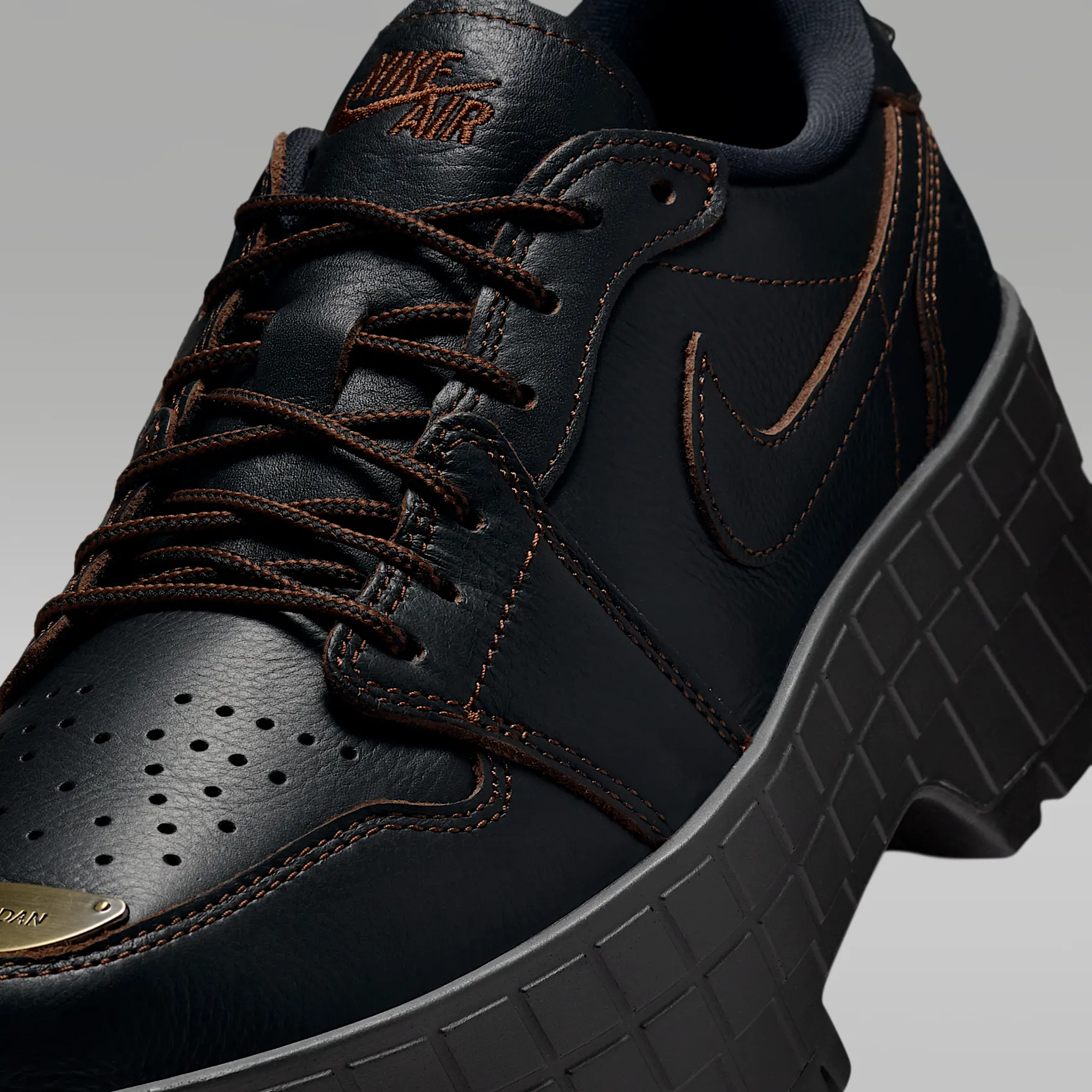 000000_Air-Jordan-1-Brooklyn-Low-WMNS_BLACK-CACAO-WOW_HF3184-002_img6