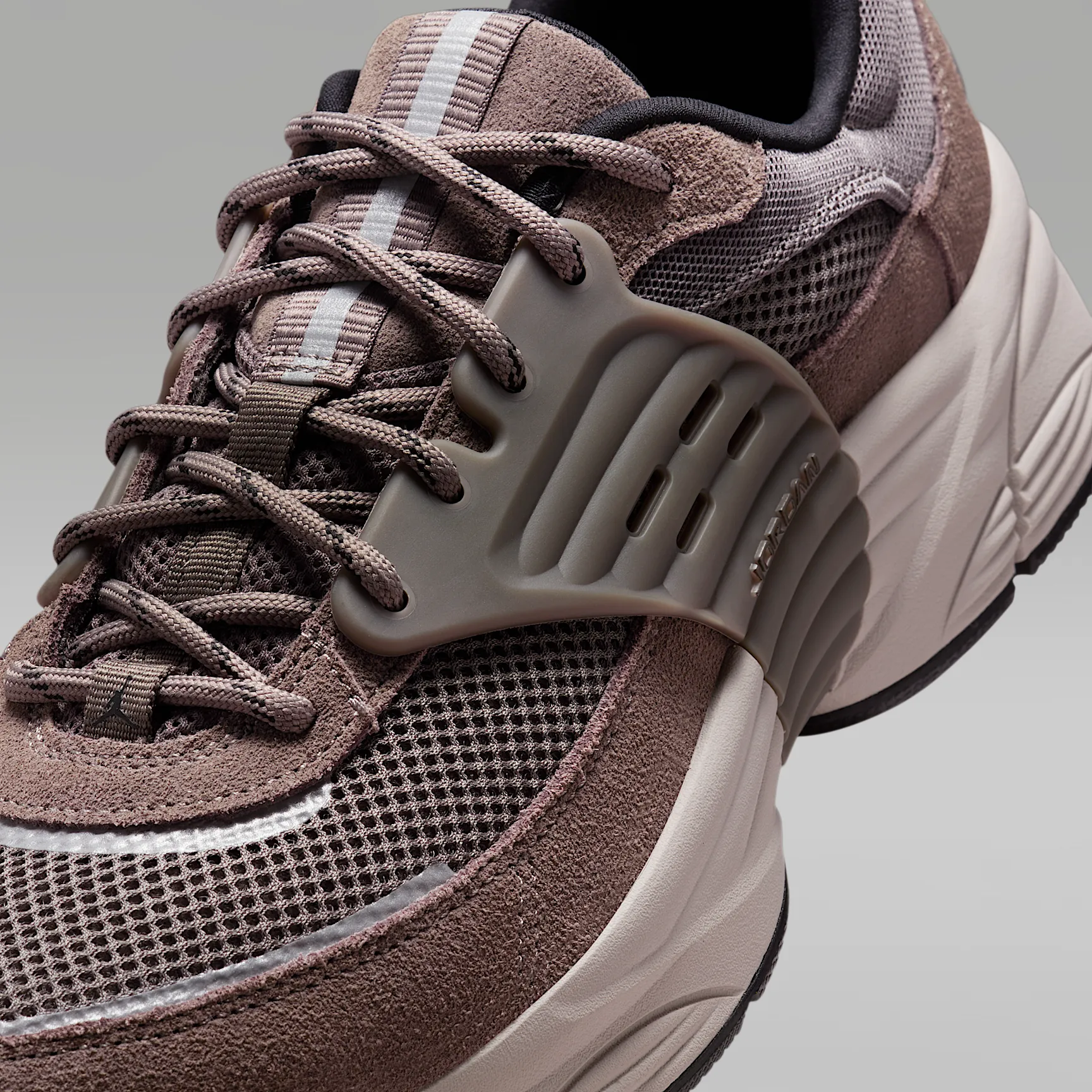 908380_Jordan-Trunner_CAVE-STONE_IB3722-201_img6