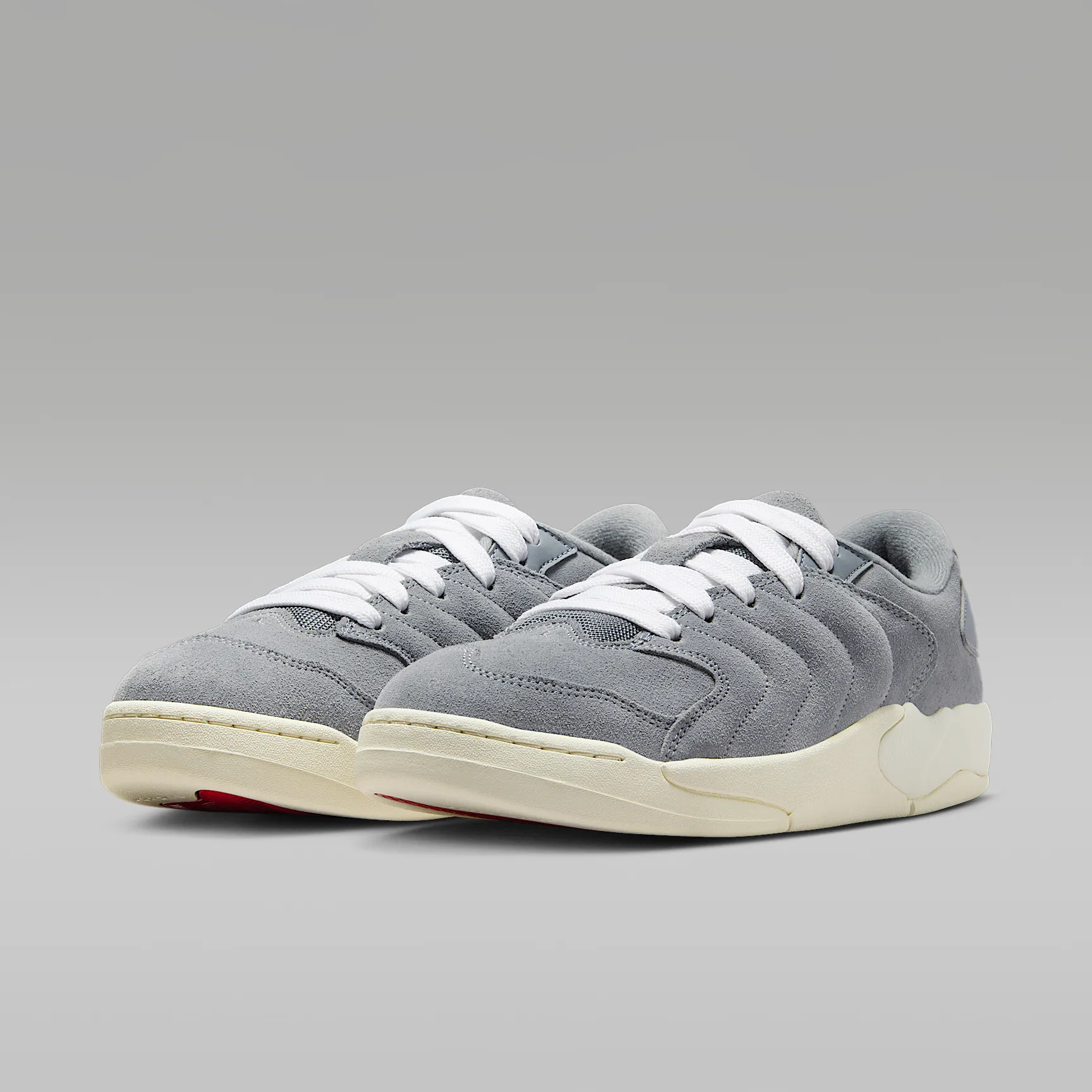 656565_Jordan-Session_COOL-GREY_IB3731-003_img4