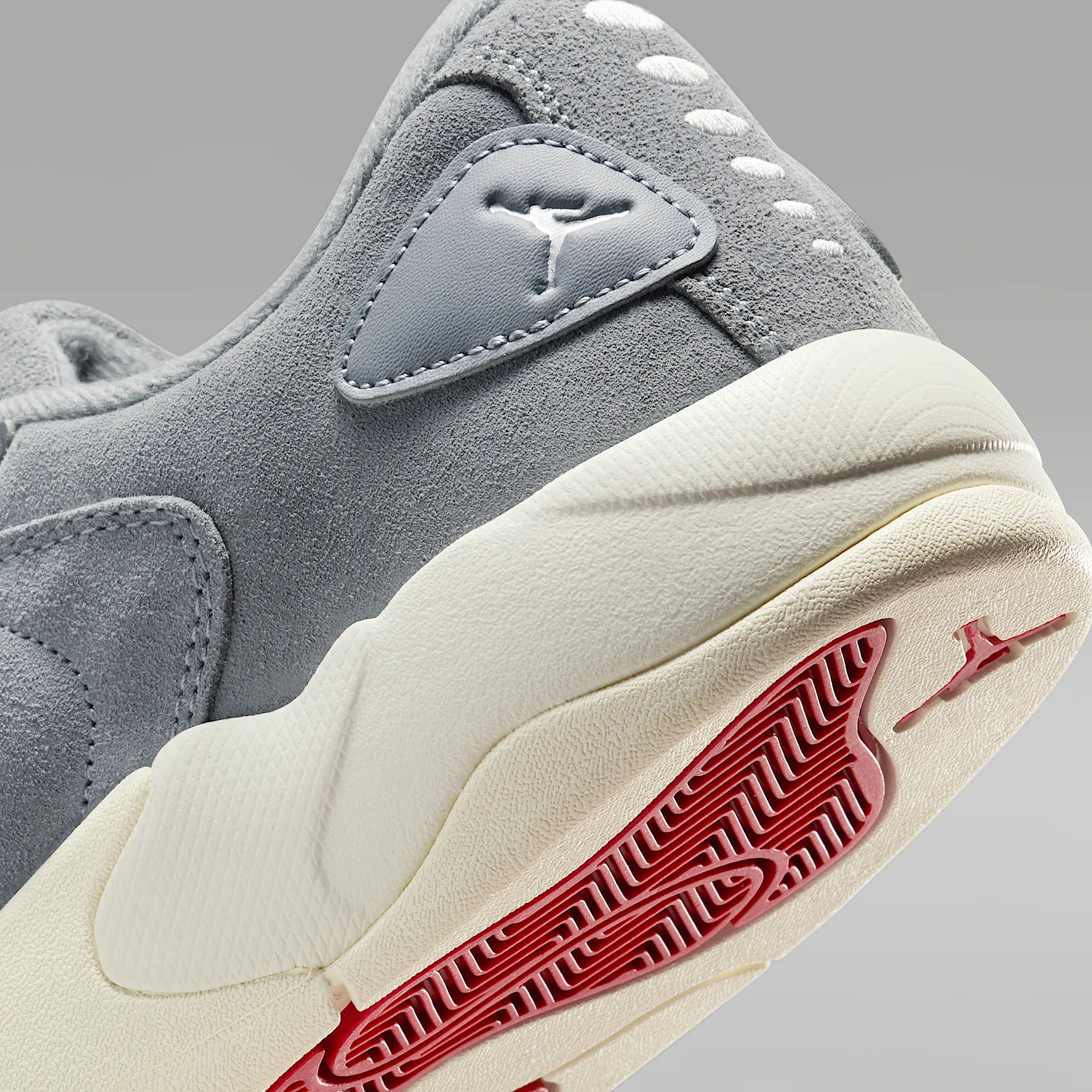 656565_Jordan-Session_COOL-GREY_IB3731-003_img7