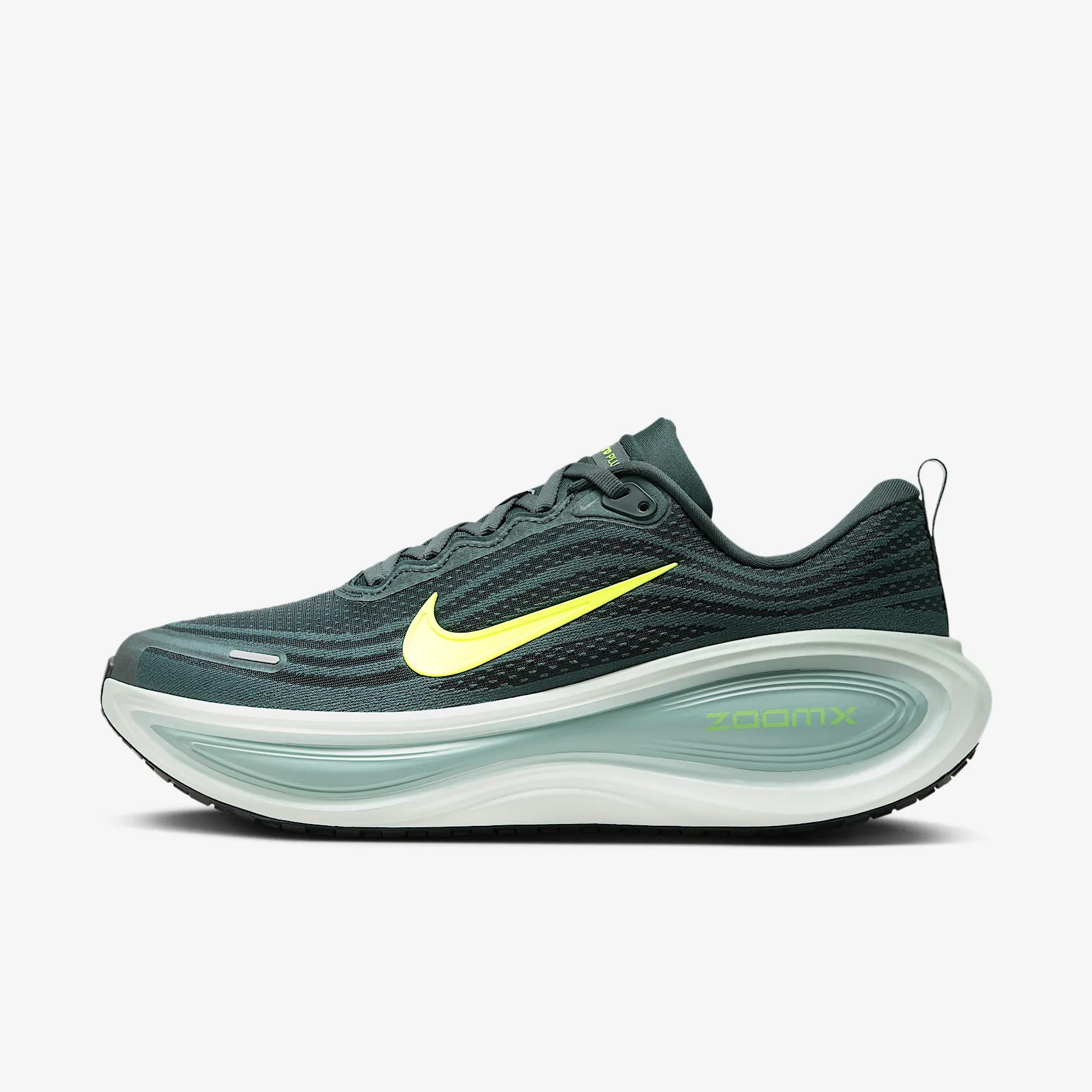2F4141_Nike-Vomero-Plus_CANNON-GREEN_HV8150-300_img0