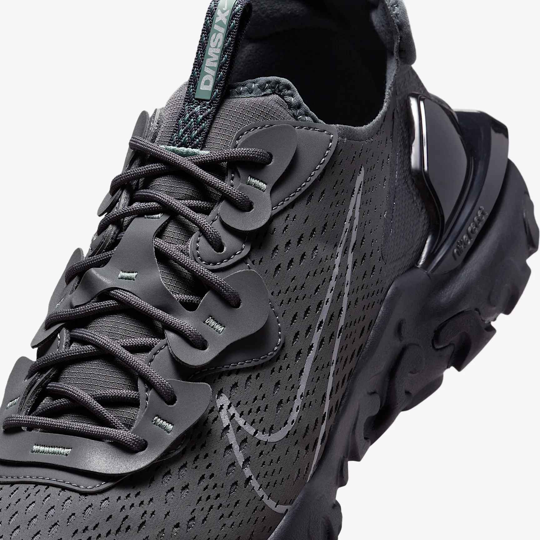 3F3D40_Nike-React-Vision_IRON-GREY-REFLECT-SILVER_IM5996-068_img6