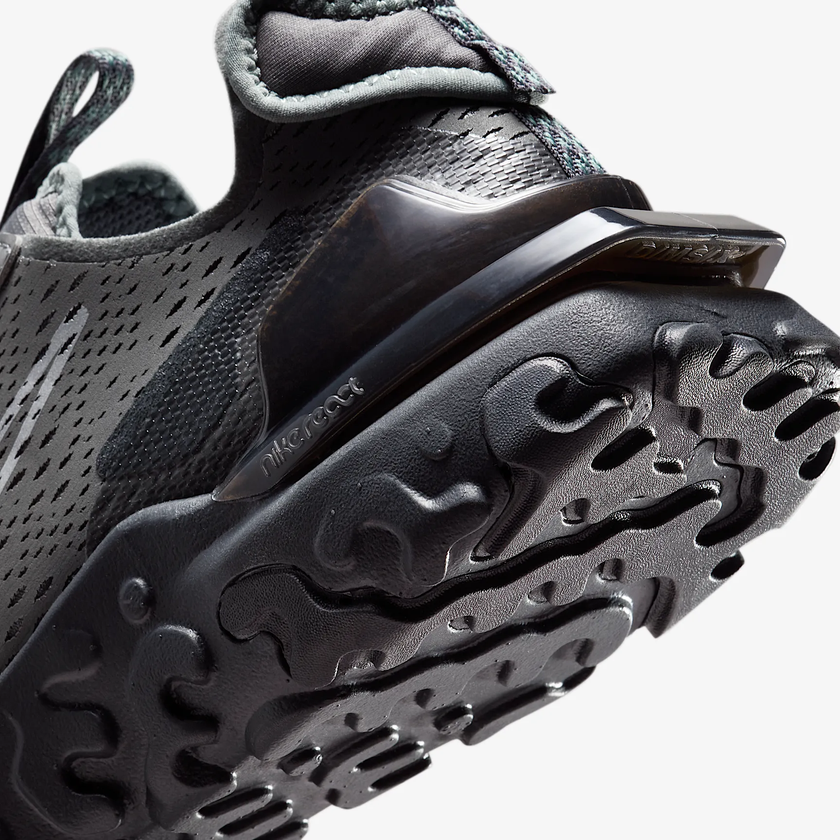 3F3D40_Nike-React-Vision_IRON-GREY-REFLECT-SILVER_IM5996-068_img7