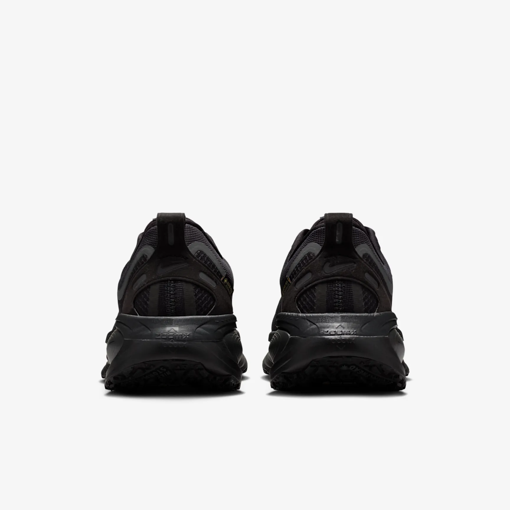 000000_Nike-Vomero-18-Gore-Tex_BLACK_HQ7001-001_img5
