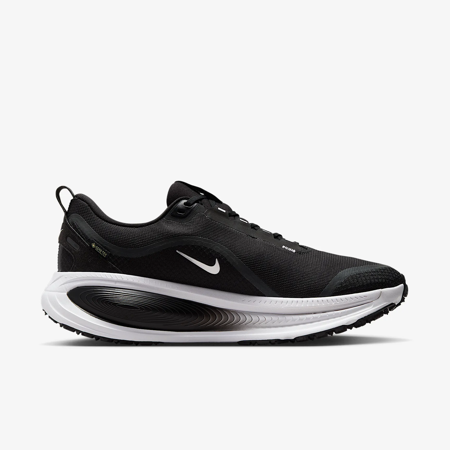 000000_Nike-Vomero-18-Gore-Tex_BLACK-WHITE-METALLIC-SILVER_HQ7001-002_img2