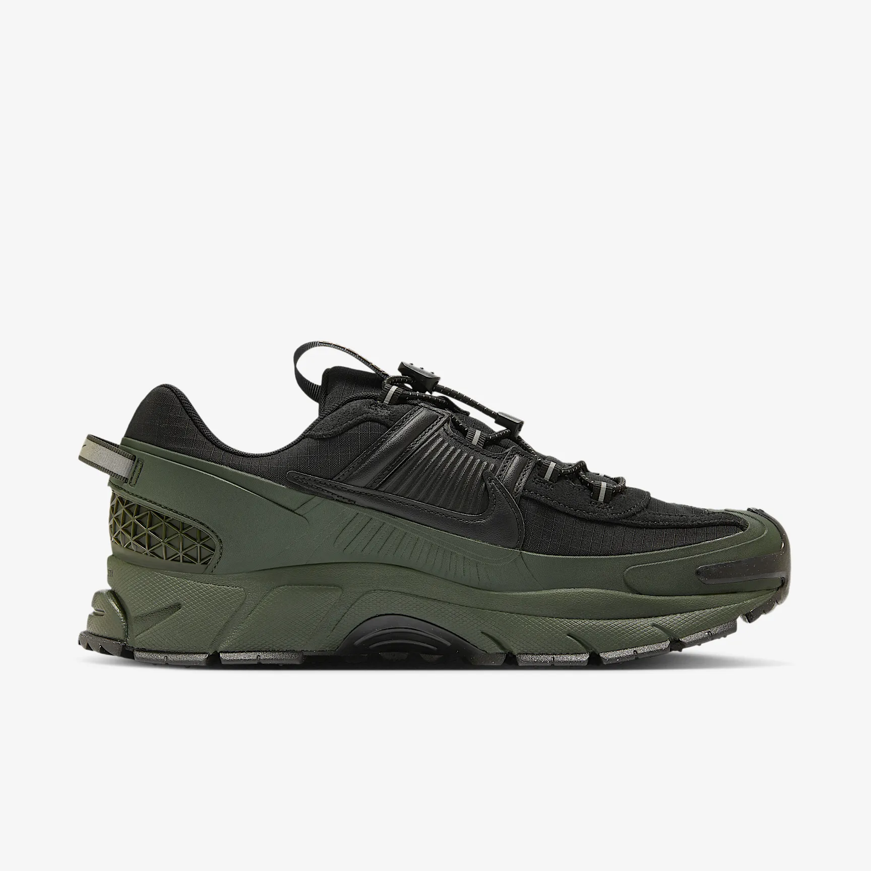60665D_Nike-Zoom-Vomero-Roam_SEQUOIA_FV2295-300_img2