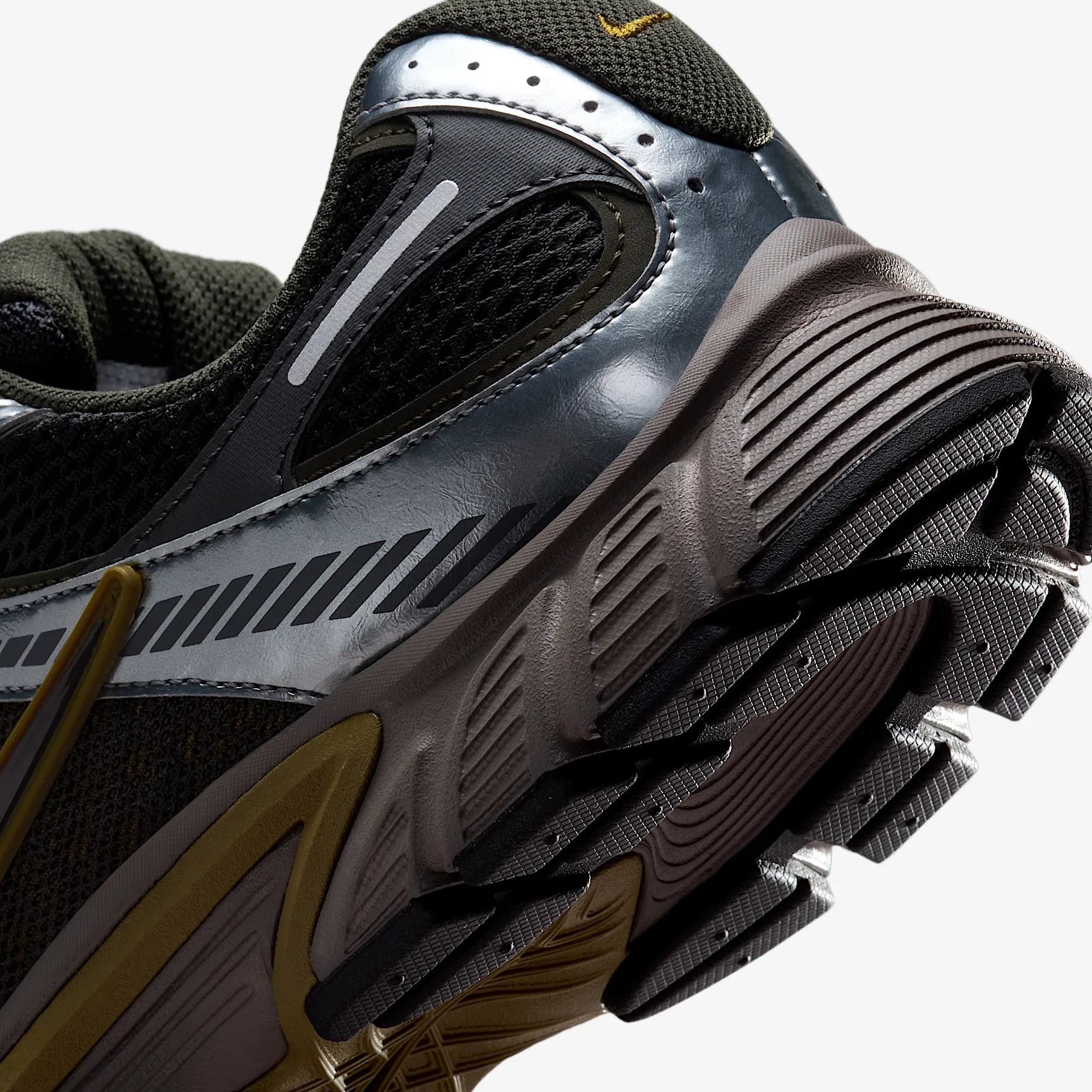 3B2D14_Nike-V5-RNR_OLIVE-SMOKE-GREY_HJ5228-300_img7