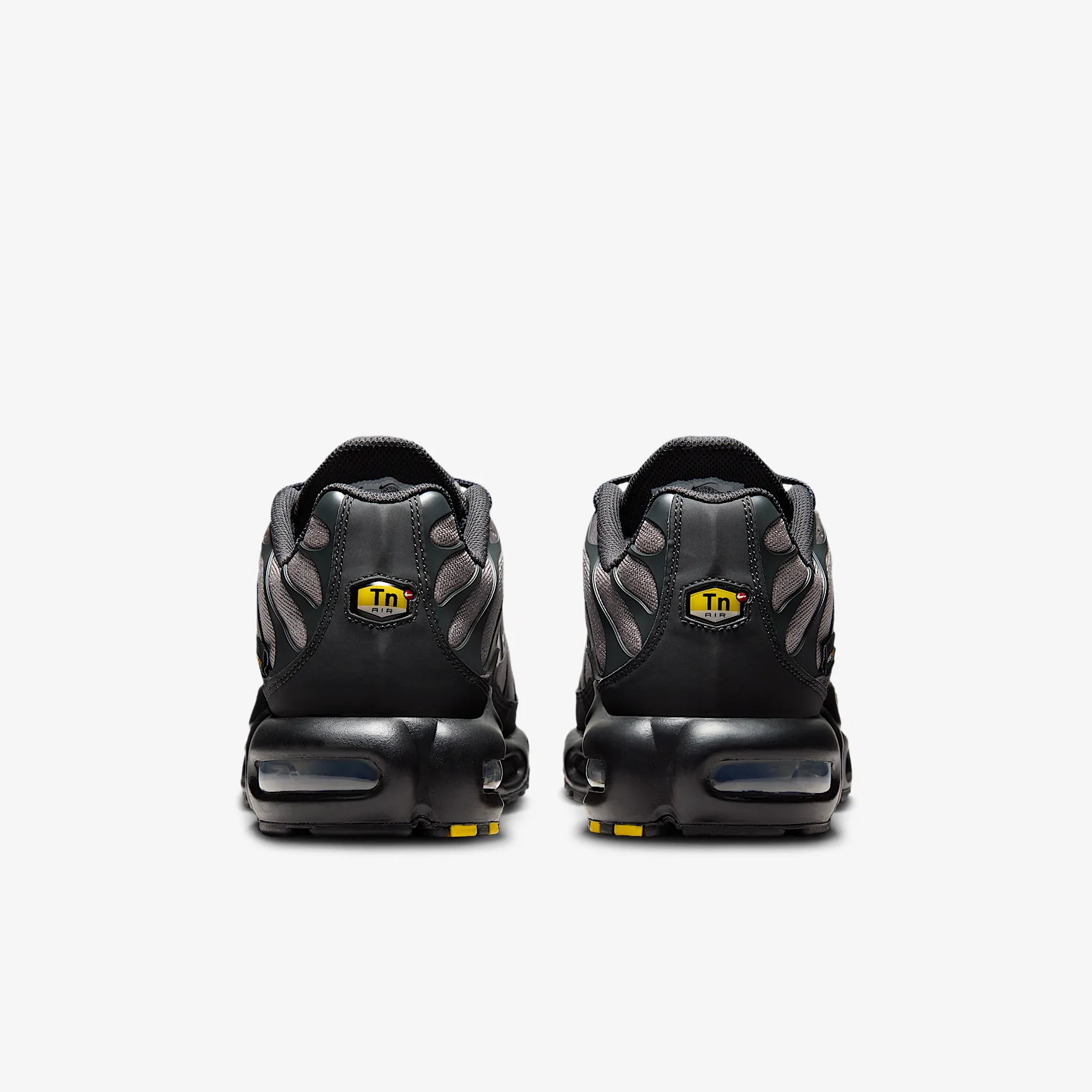 AFAAA9_Nike-Air-Max-Plus_DARK-SMOKE-GREY_IM5983-070_img5