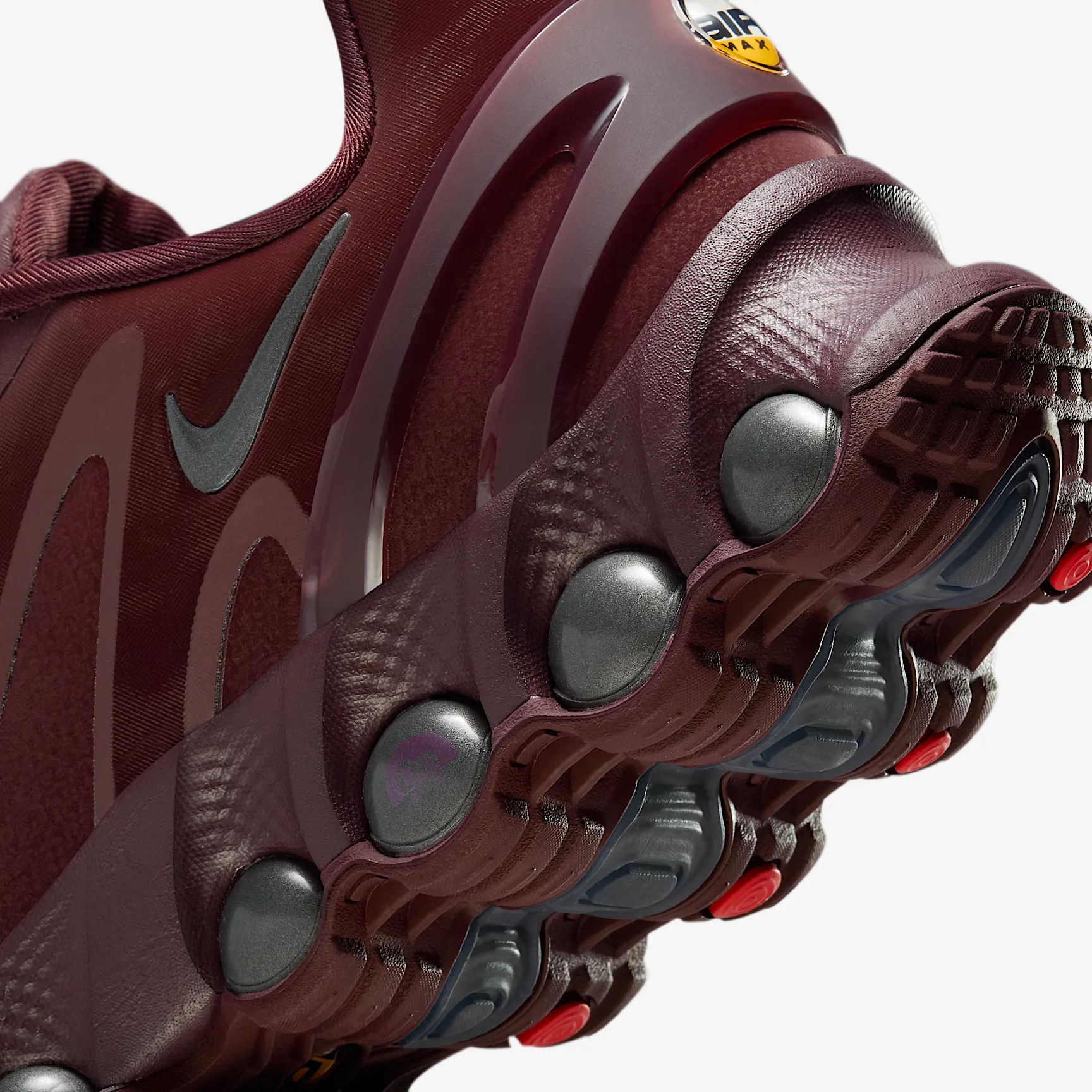 57393E_Nike-Air-Max-Dn8-SE-WMNS_BURGUNDY-CRUSH_IB1991-600_img7