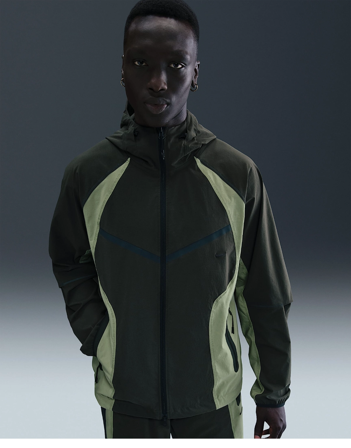 Nike Tech Dri-FIT Woven Colour-Block Windrunner Loose Jacket