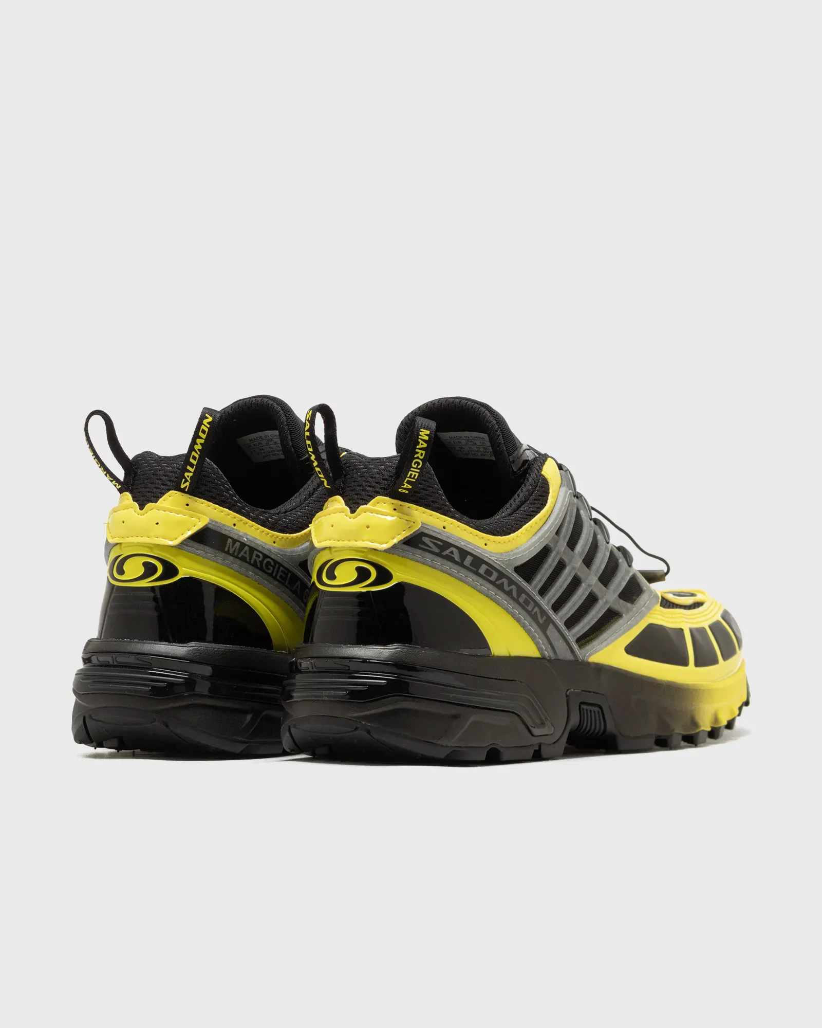 E0CB39_MM6-Maison-Margiela-x-Salomon-ACS-Pro_BLACK-BLAZING-YELLOW_S59WS0214-P6163-HB006_img3