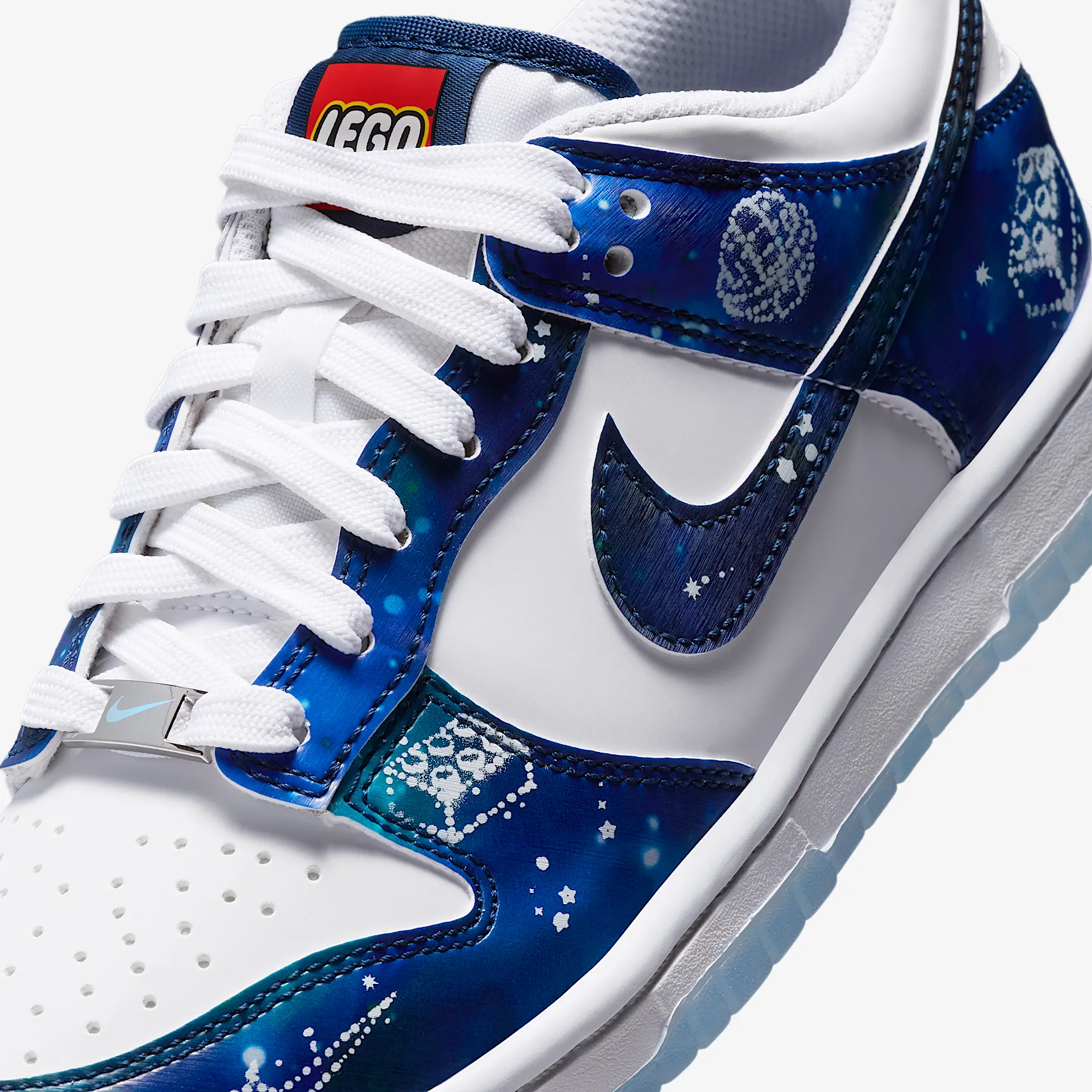 3977CA_LEGO-x-Nike-Dunk-Low-GS_BRAVE-BLUE_IM1448-100_img6