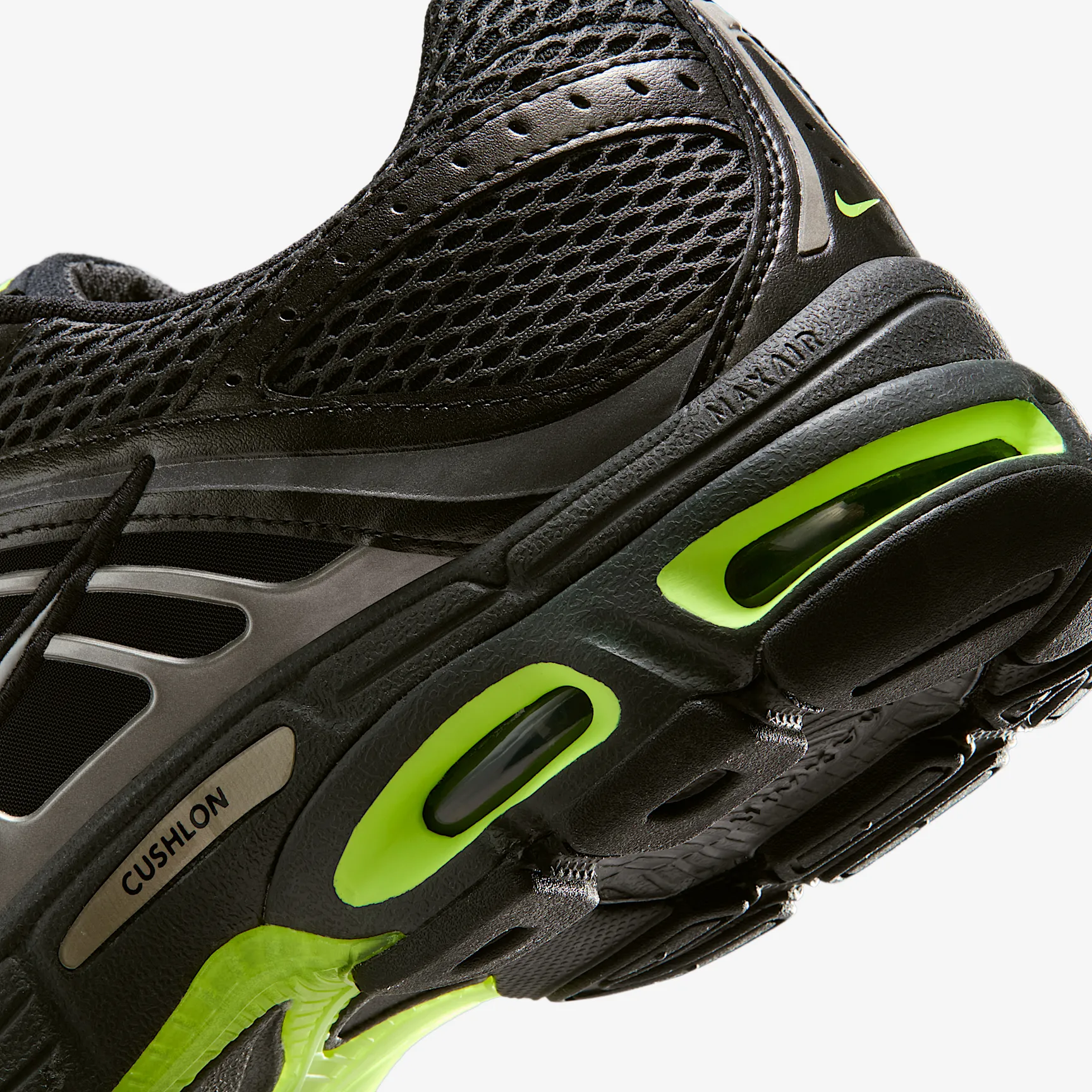 7FA705_Nike-Air-Max-Moto-2K_BLACK-VOLT_IO9279-002_img7