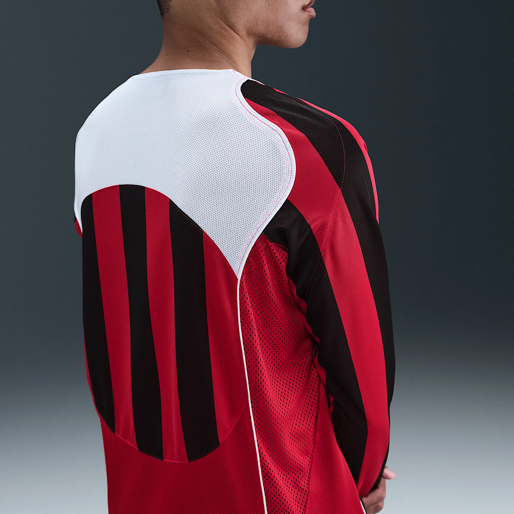 AE1A34_Nike-Total-90-Dri-FIT-Long-Sleeve-Football-Top_GYM-RED_IM6313-687_img1