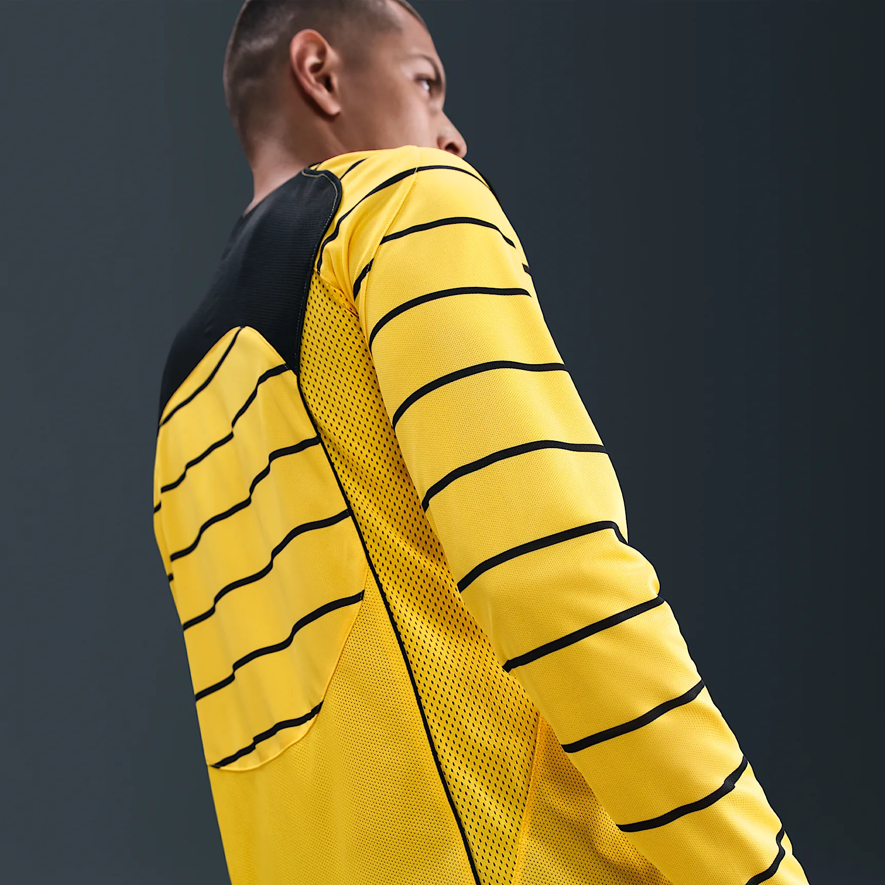 E7BE43_Nike-Total-90-Dri-FIT-Long-Sleeve-Football-Top_TOUR-YELLOW_IM6315-719_img1