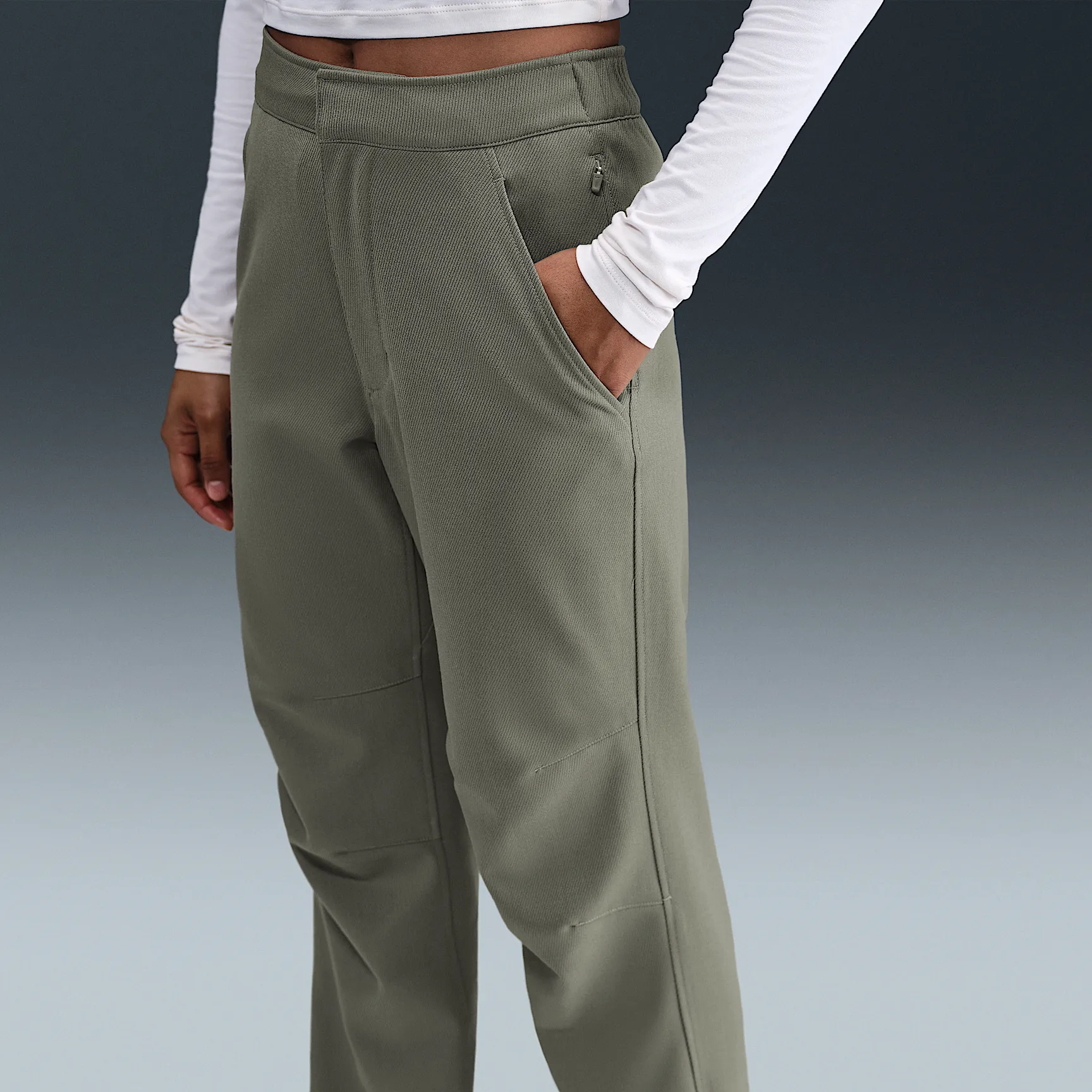 5B5C52_Nike-Wool-Classics-Woven-Trousers_LIGHT-ARMY_HF6787-320_img1