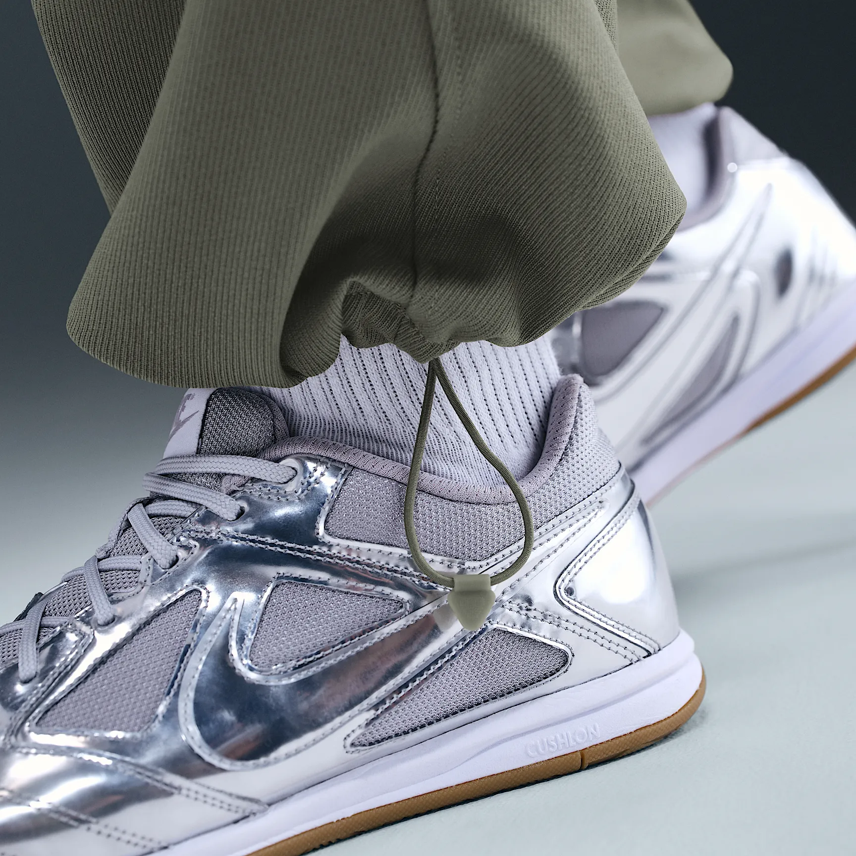 5B5C52_Nike-Wool-Classics-Woven-Trousers_LIGHT-ARMY_HF6787-320_img2