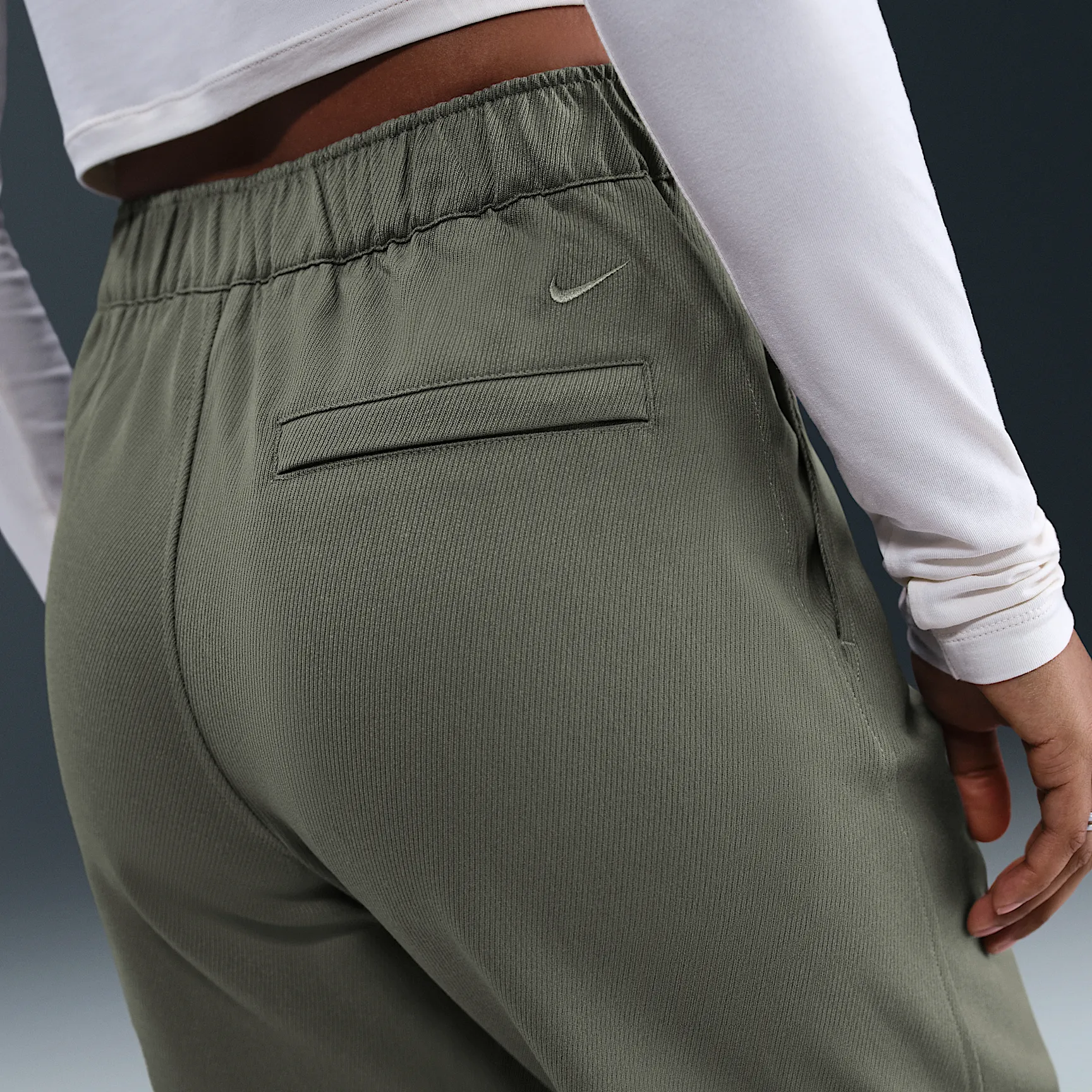 5B5C52_Nike-Wool-Classics-Woven-Trousers_LIGHT-ARMY_HF6787-320_img3