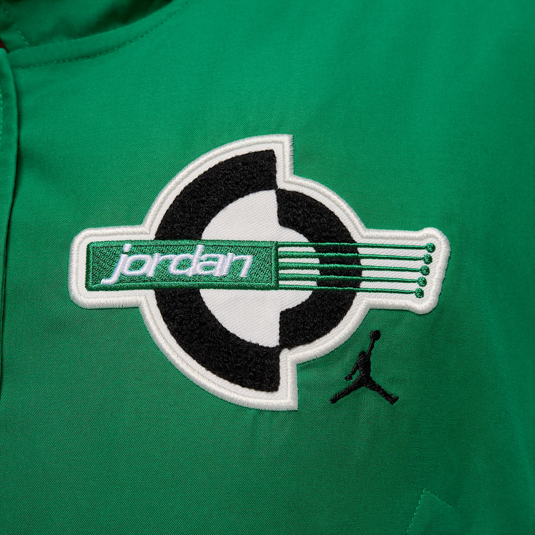 0E6A44_Jordan-Brooklyn-Therma-FIT-Varsity-Jacket-WMNS_-MALACHITE_HV0403-365_img4