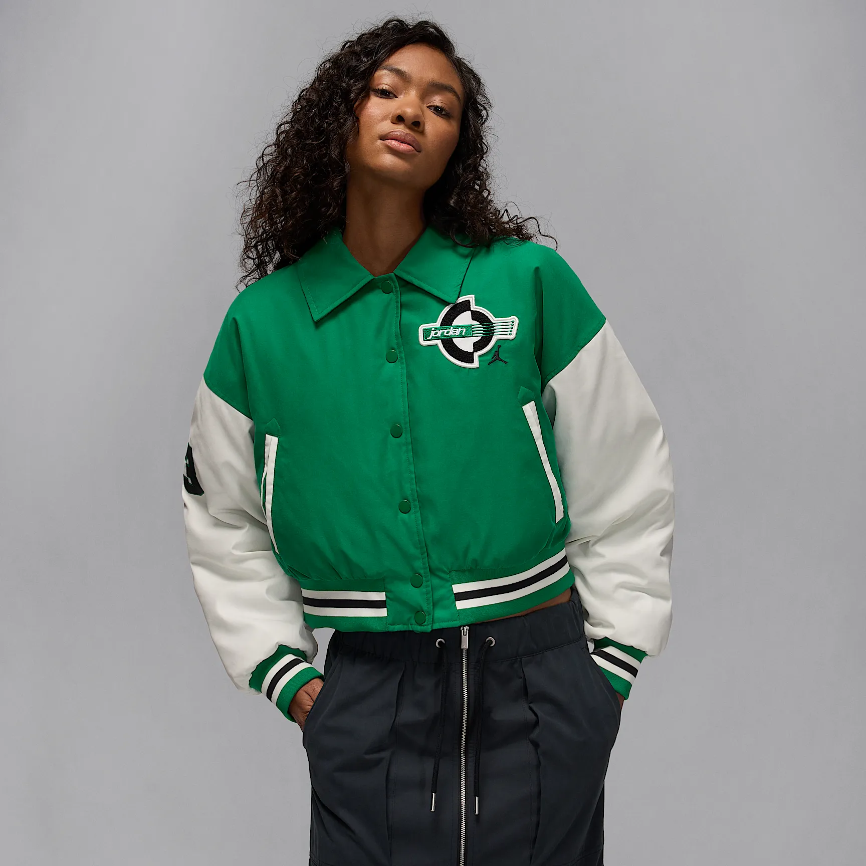 0E6A44_Jordan-Brooklyn-Therma-FIT-Varsity-Jacket-WMNS_-MALACHITE_HV0403-365_img0