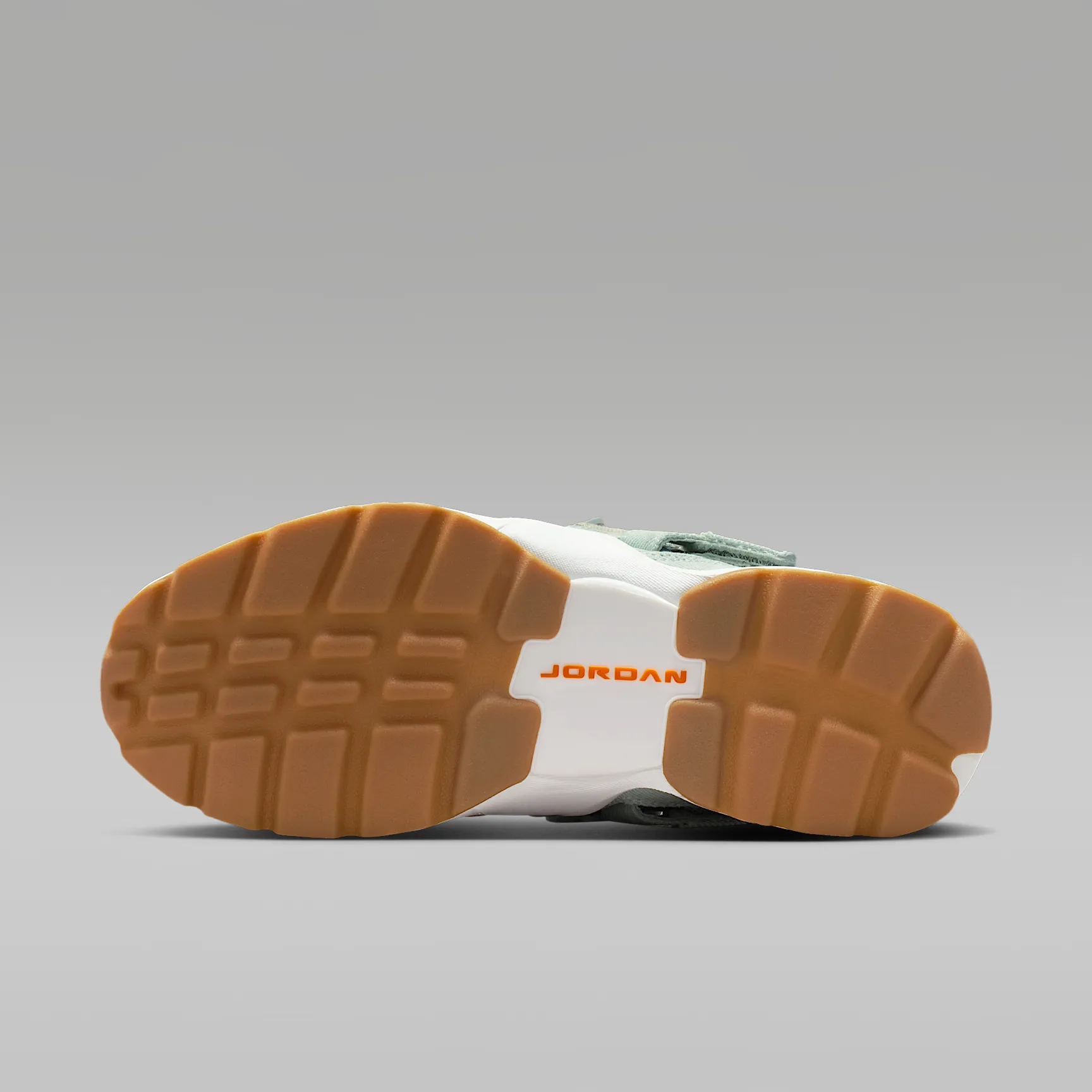 807873_Jordan-Trunner-LX_CORDUROY-SUMMIT-WHITE_IM6661-981_img1