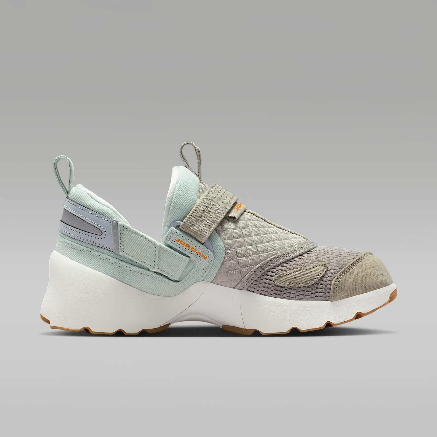 807873_Jordan-Trunner-LX_CORDUROY-SUMMIT-WHITE_IM6661-981_img2