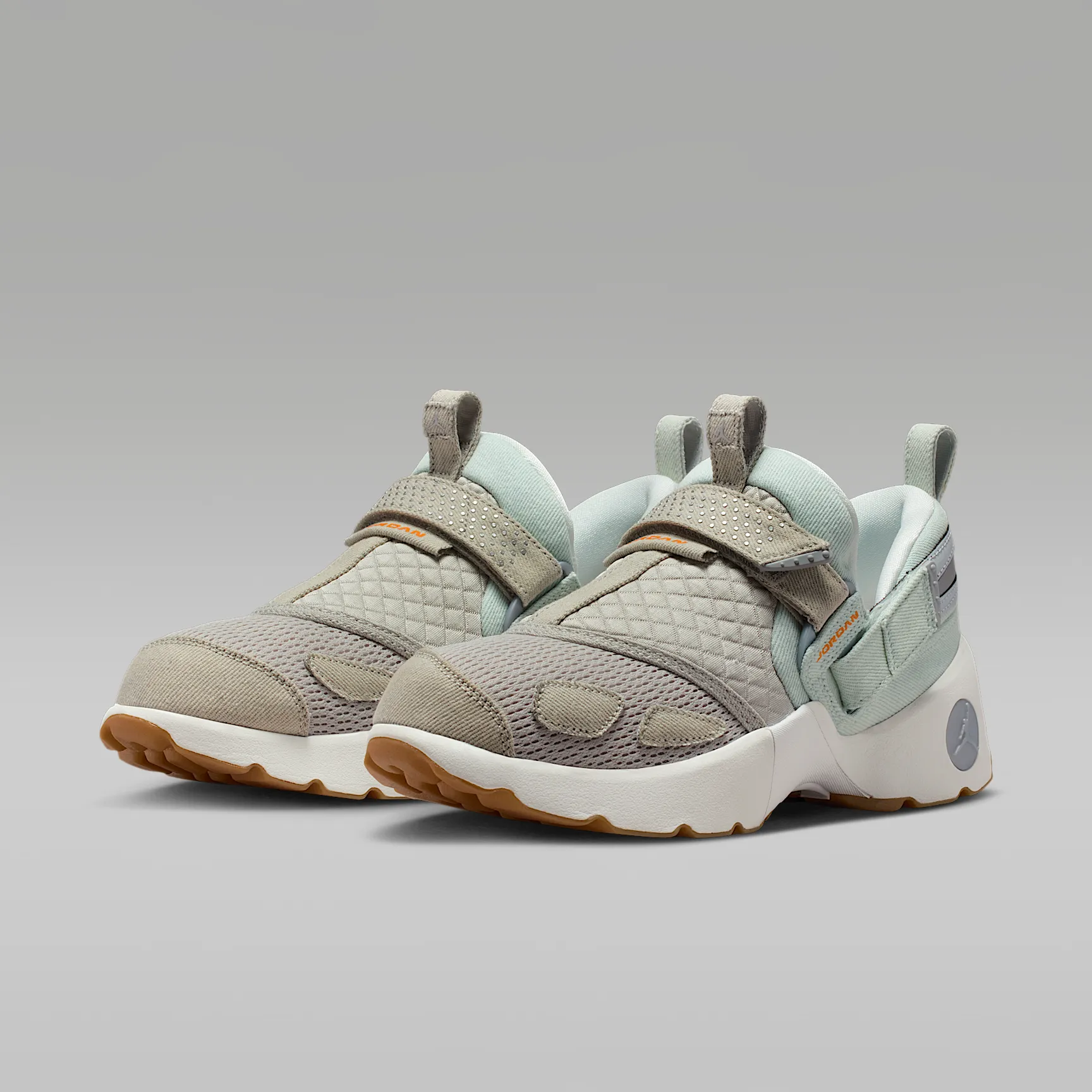 807873_Jordan-Trunner-LX_CORDUROY-SUMMIT-WHITE_IM6661-981_img4