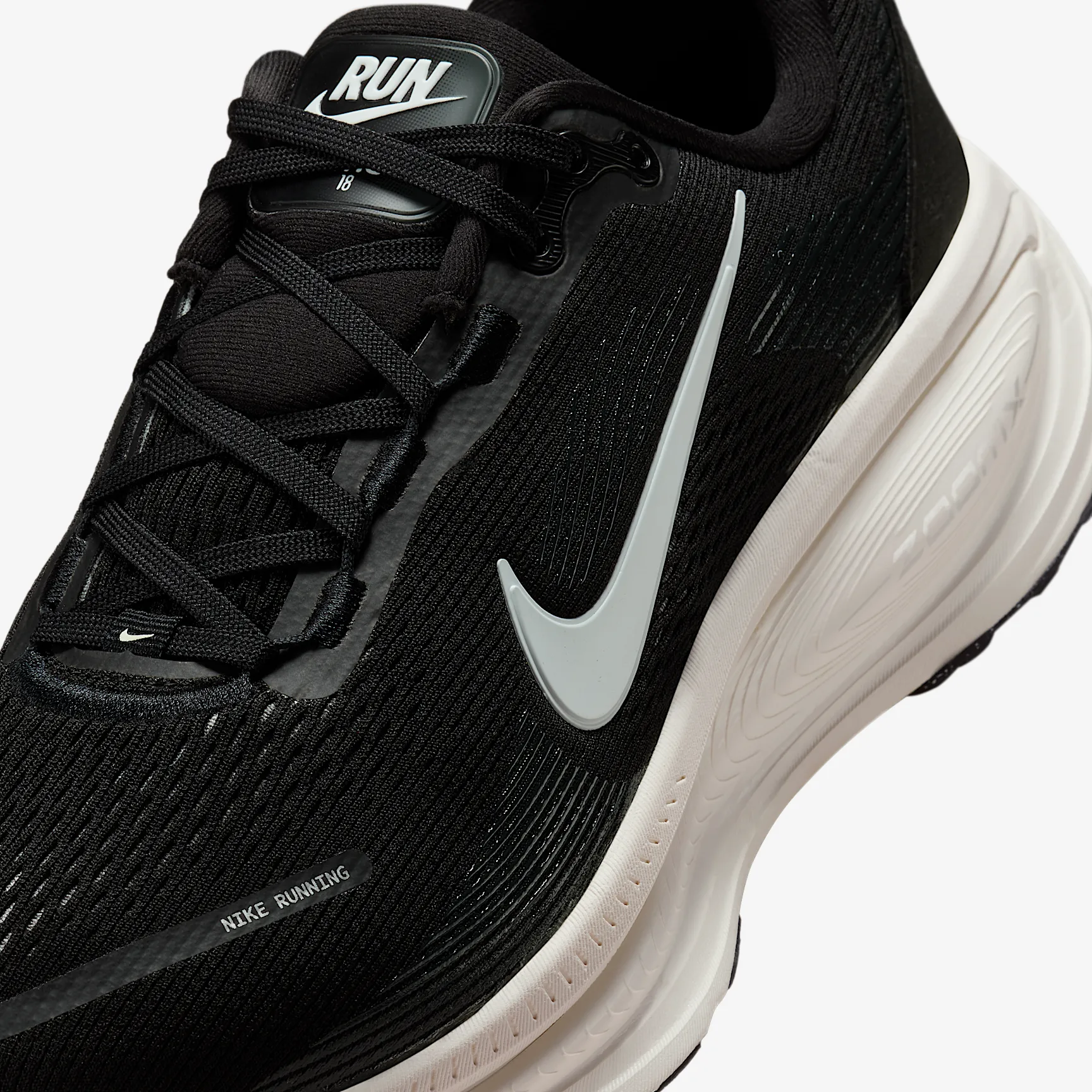 000000_Nike-Vomero-18-WMNS-Extra-Wide_BLACK-WHITE_IF0515-002_img6