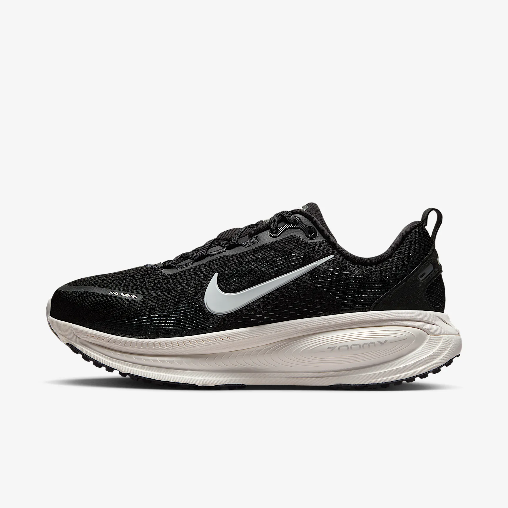 000000_Nike-Vomero-18-WMNS-Extra-Wide_BLACK-WHITE_IF0515-002_img0