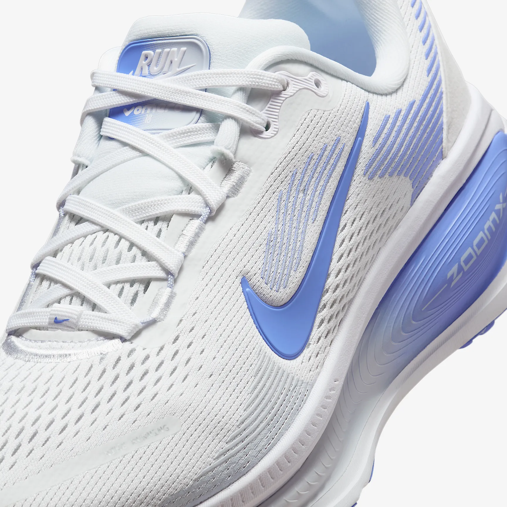 5D6698_Nike-Vomero-18-WMNS_WHITE-ROYAL-PULSE_HM6804-111_img6