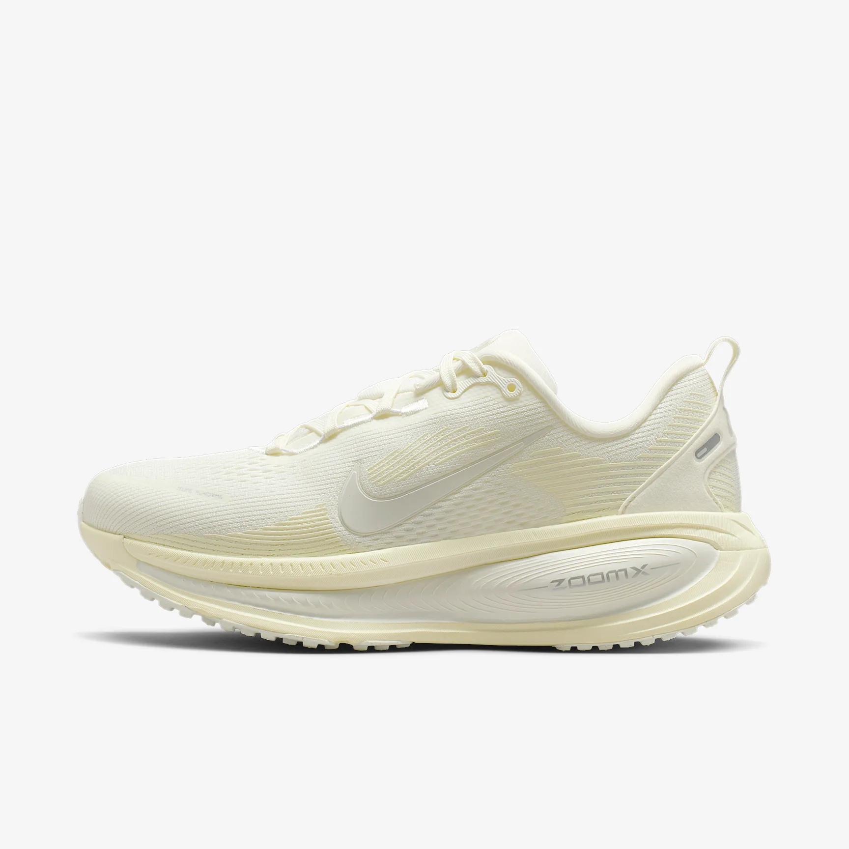 DBD8BD_Nike-Vomero-18-WMNS_SAIL-COCONUT_HM6804-110_img0