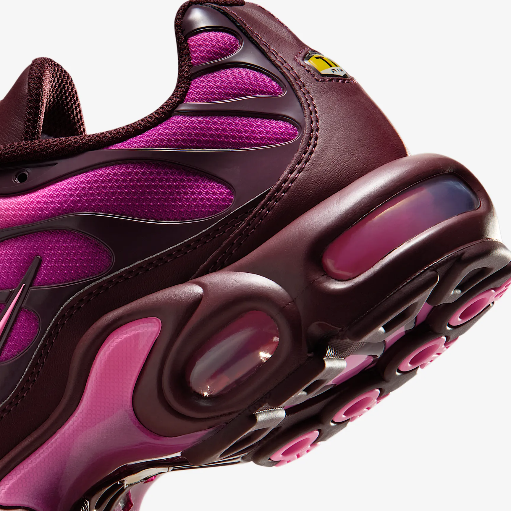 CC4F94_Nike-Air-Max-Plus-WMNS_CACTUS-FLOWER_DZ3670-600_img7