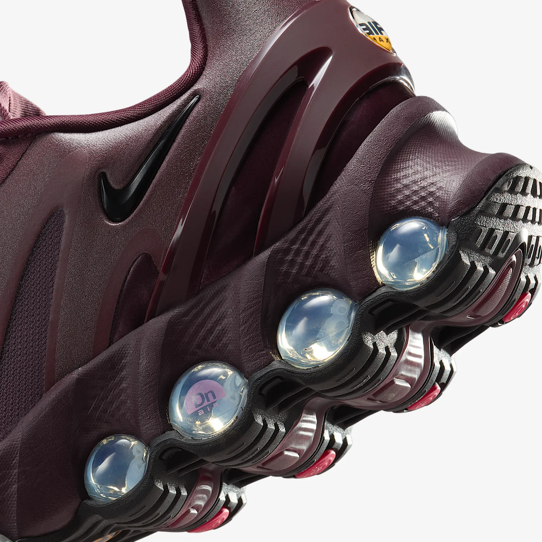 69444B_Nike-Air-Max-Dn8-WMNS_BURGUNDY-CRUSH-METALLIC-SILVER_HF5509-602_img7