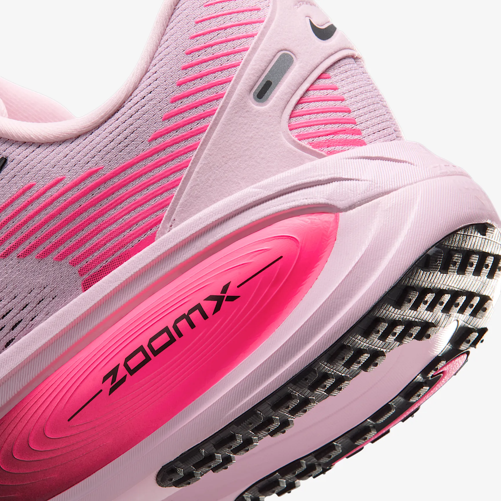 E93673_Nike-Vomero-18_PINK-FOAM-HYPER-PINK_HM6803-602_img7