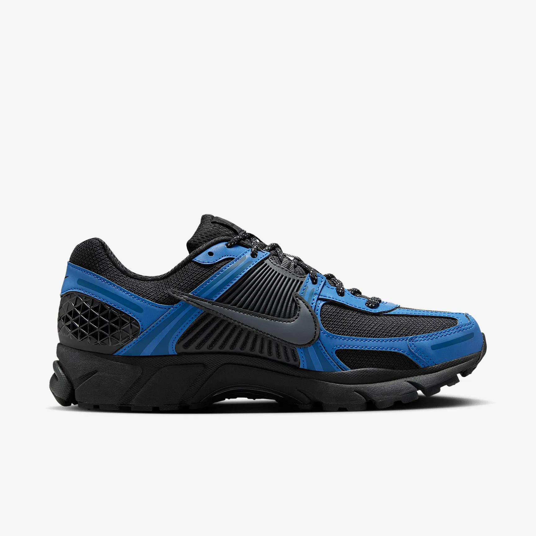 3270AC_Nike-Zoom-Vomero-5-SE_BLACK-COURT-BLUE_HV6900-001_img2