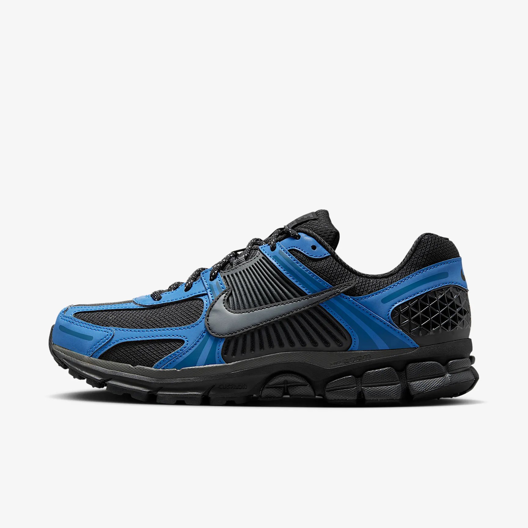 3270AC_Nike-Zoom-Vomero-5-SE_BLACK-COURT-BLUE_HV6900-001_img0